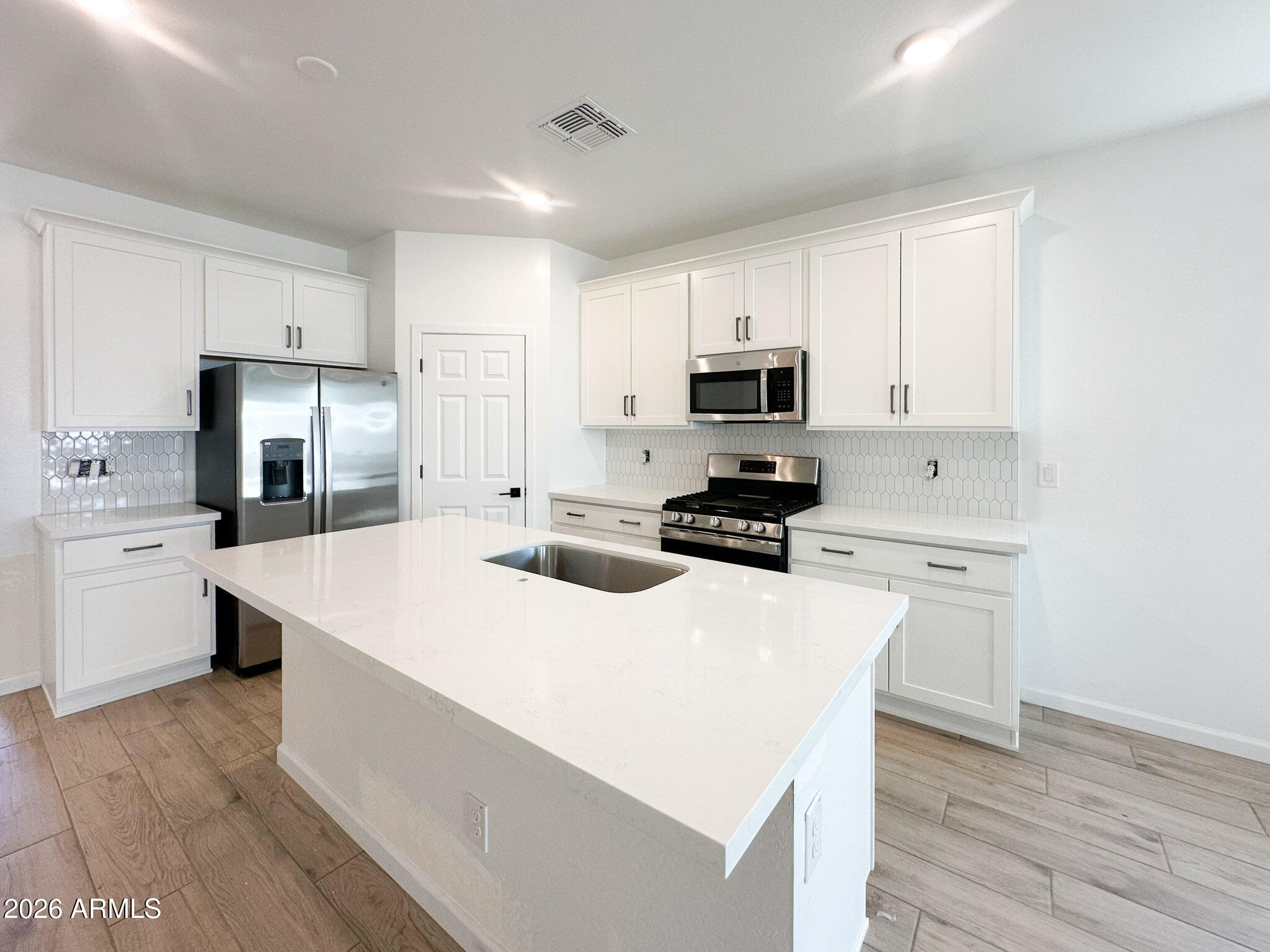 47638 W KENNER Drive