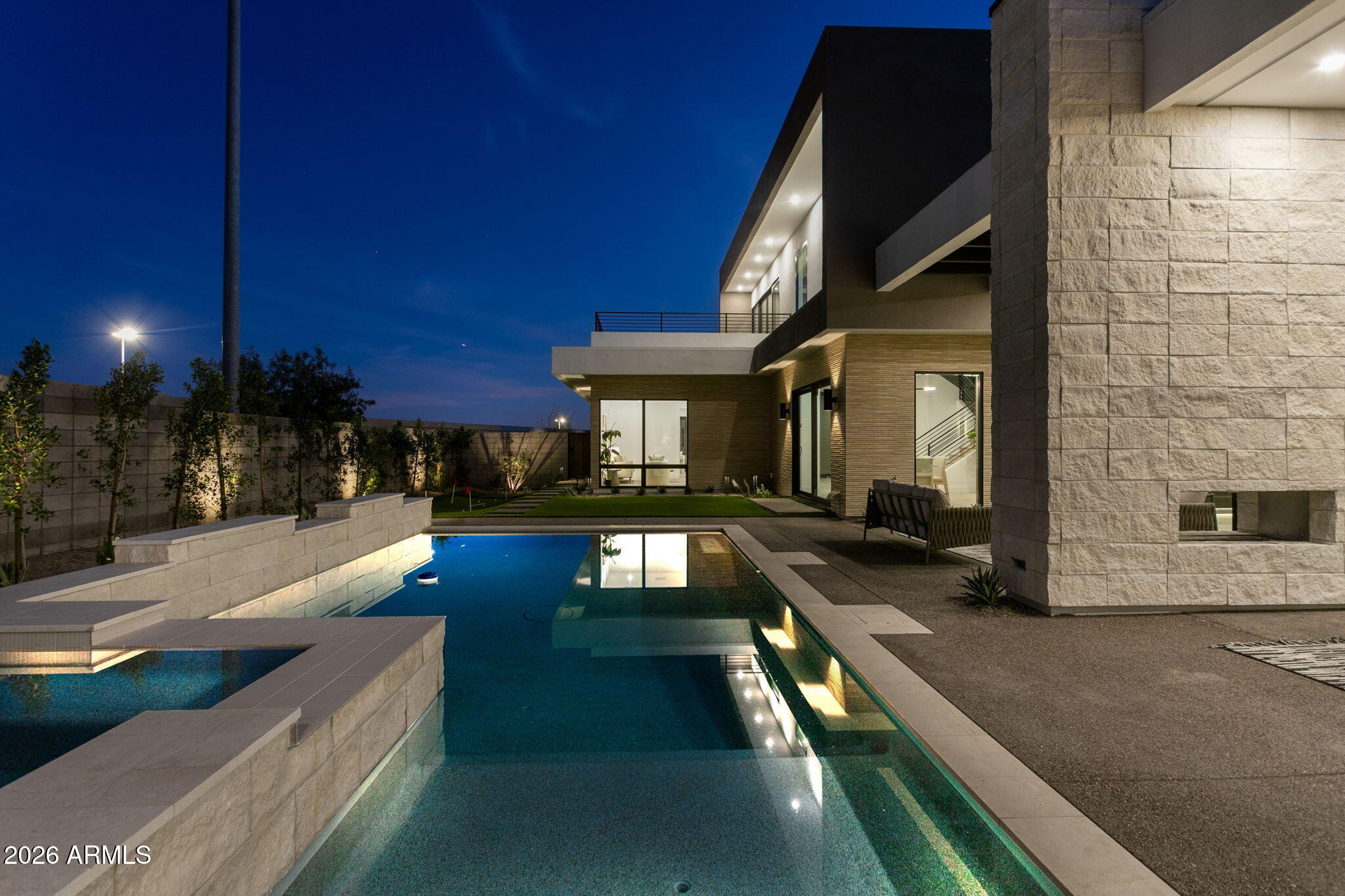 1832 E PALMAIRE Avenue