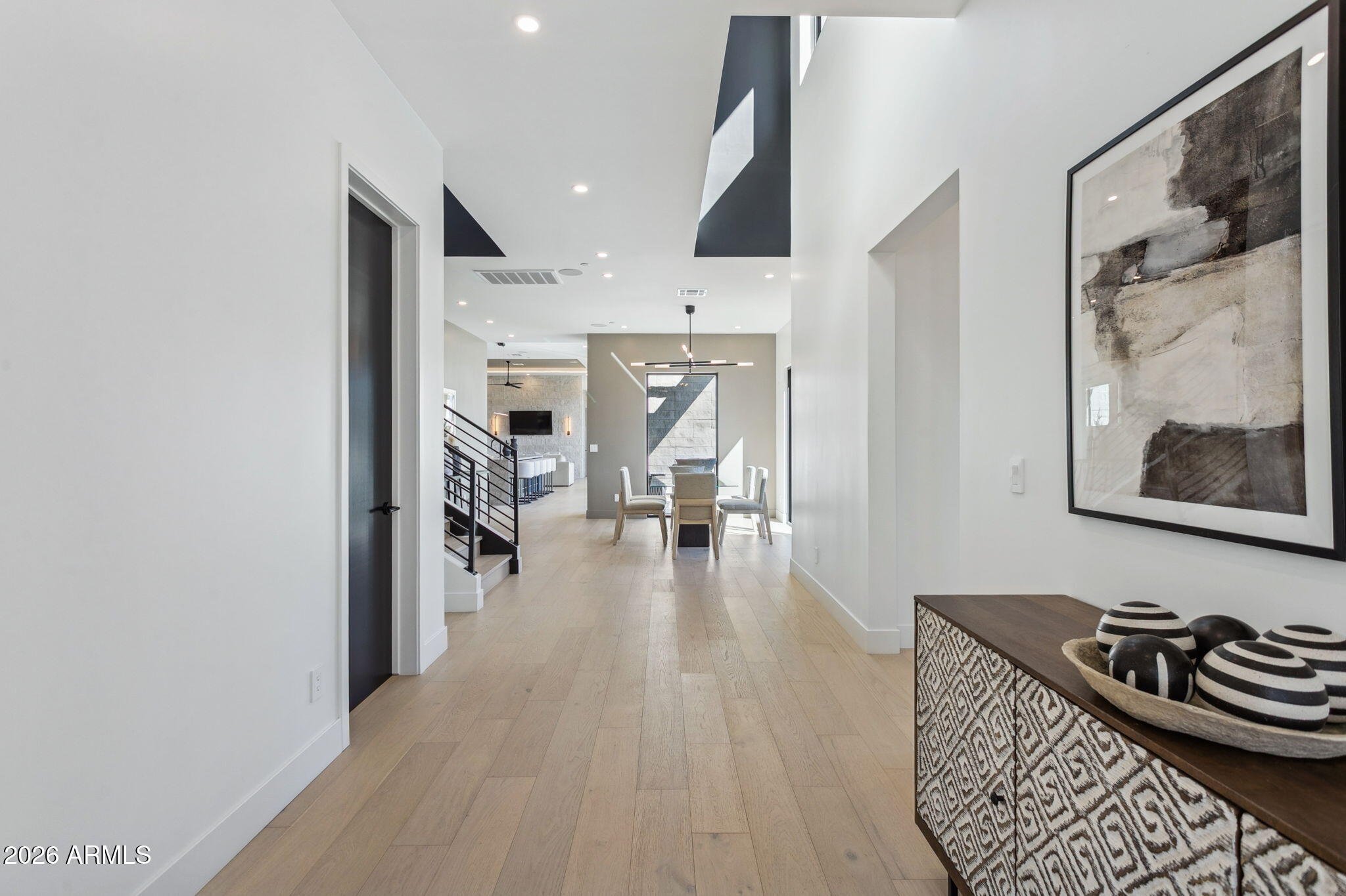 1832 E PALMAIRE Avenue