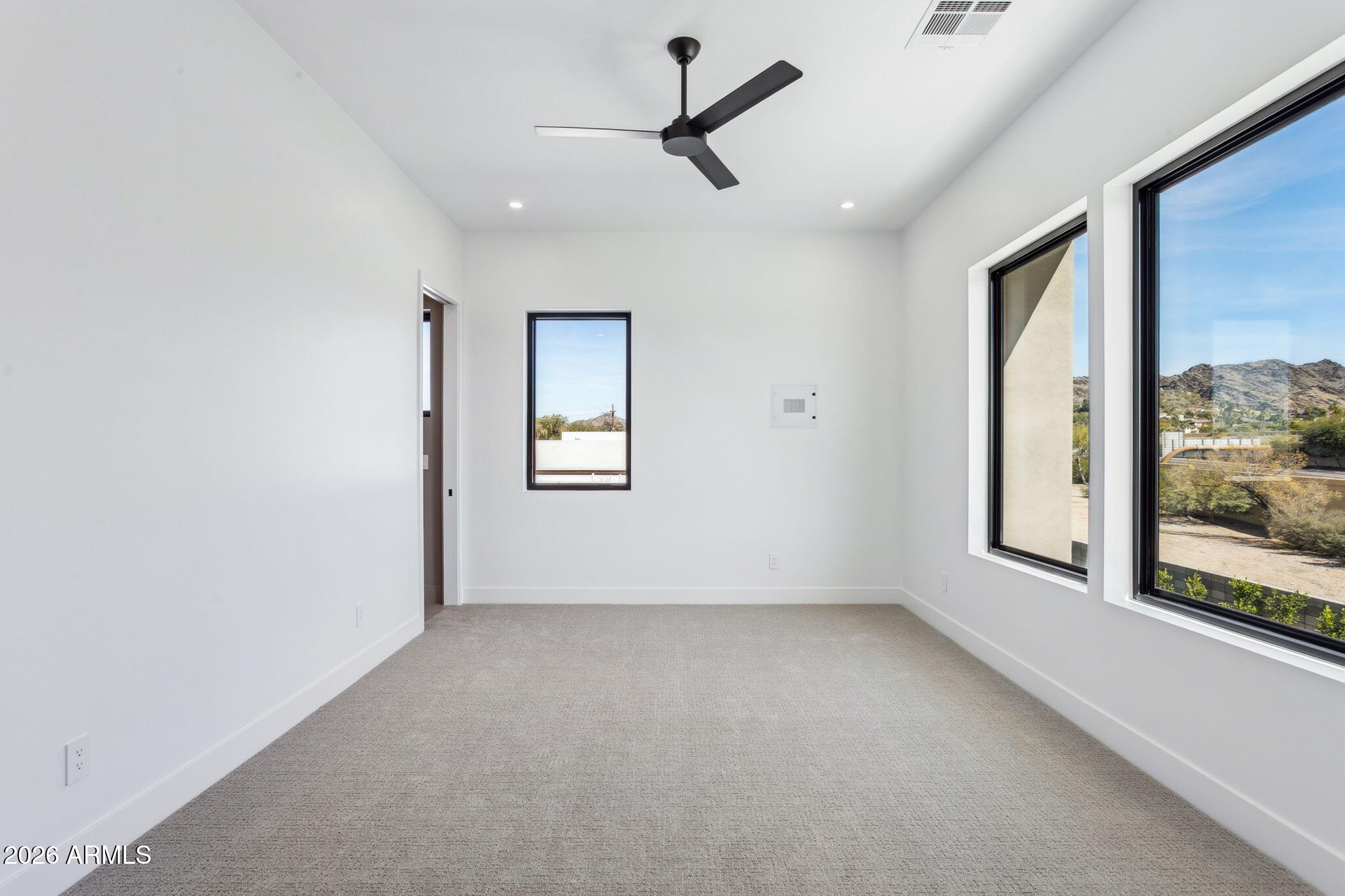 1832 E PALMAIRE Avenue