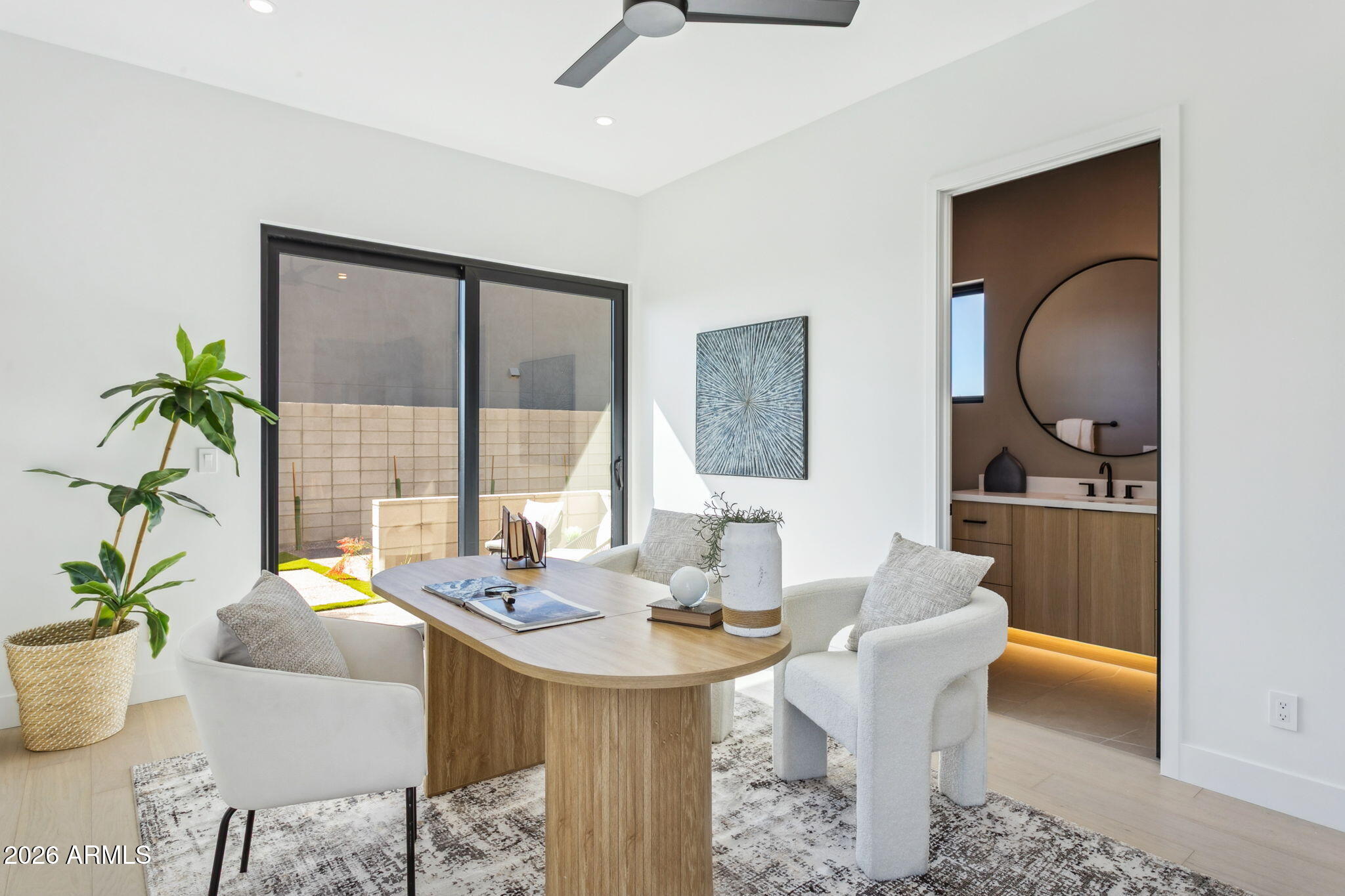 1832 E PALMAIRE Avenue