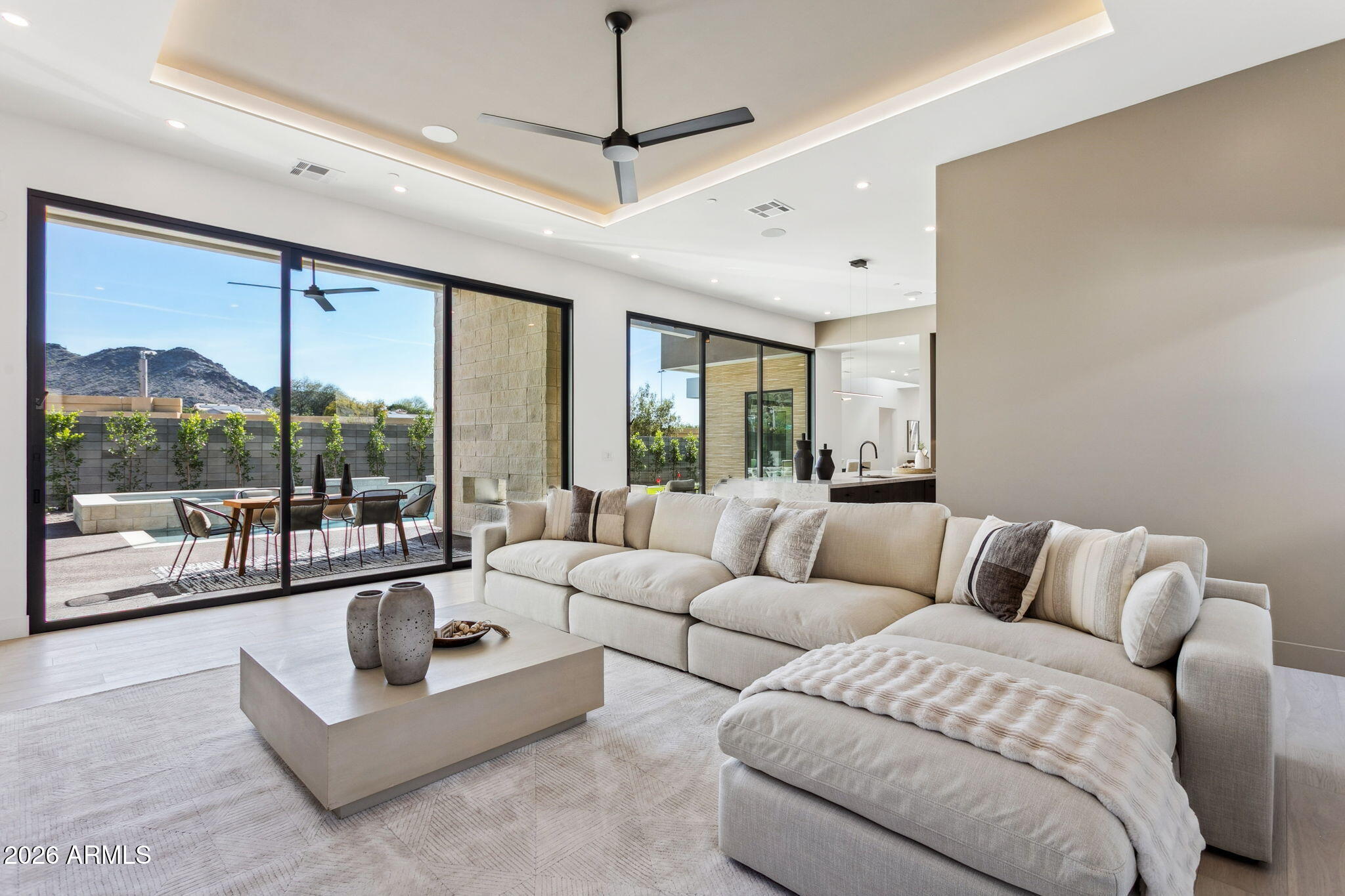 1832 E PALMAIRE Avenue