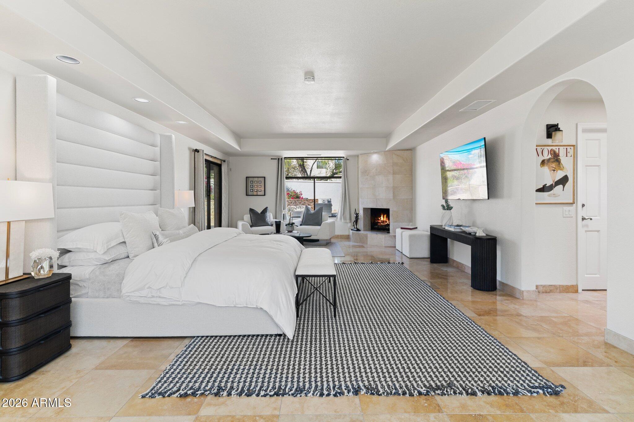 6332 E VISTA Drive