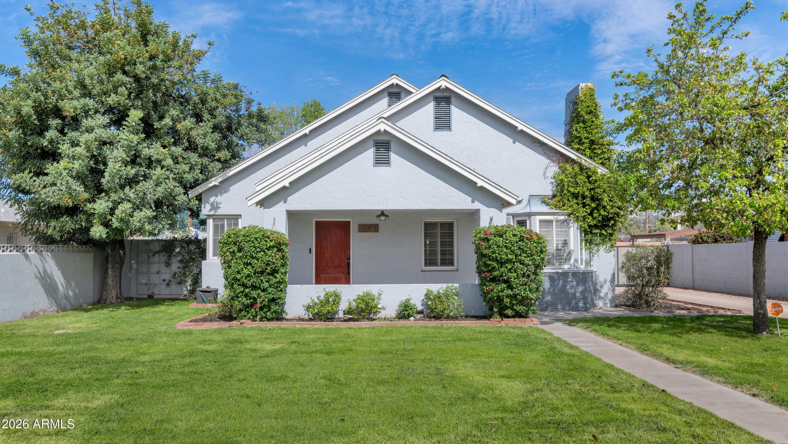 114 W WINDSOR Avenue