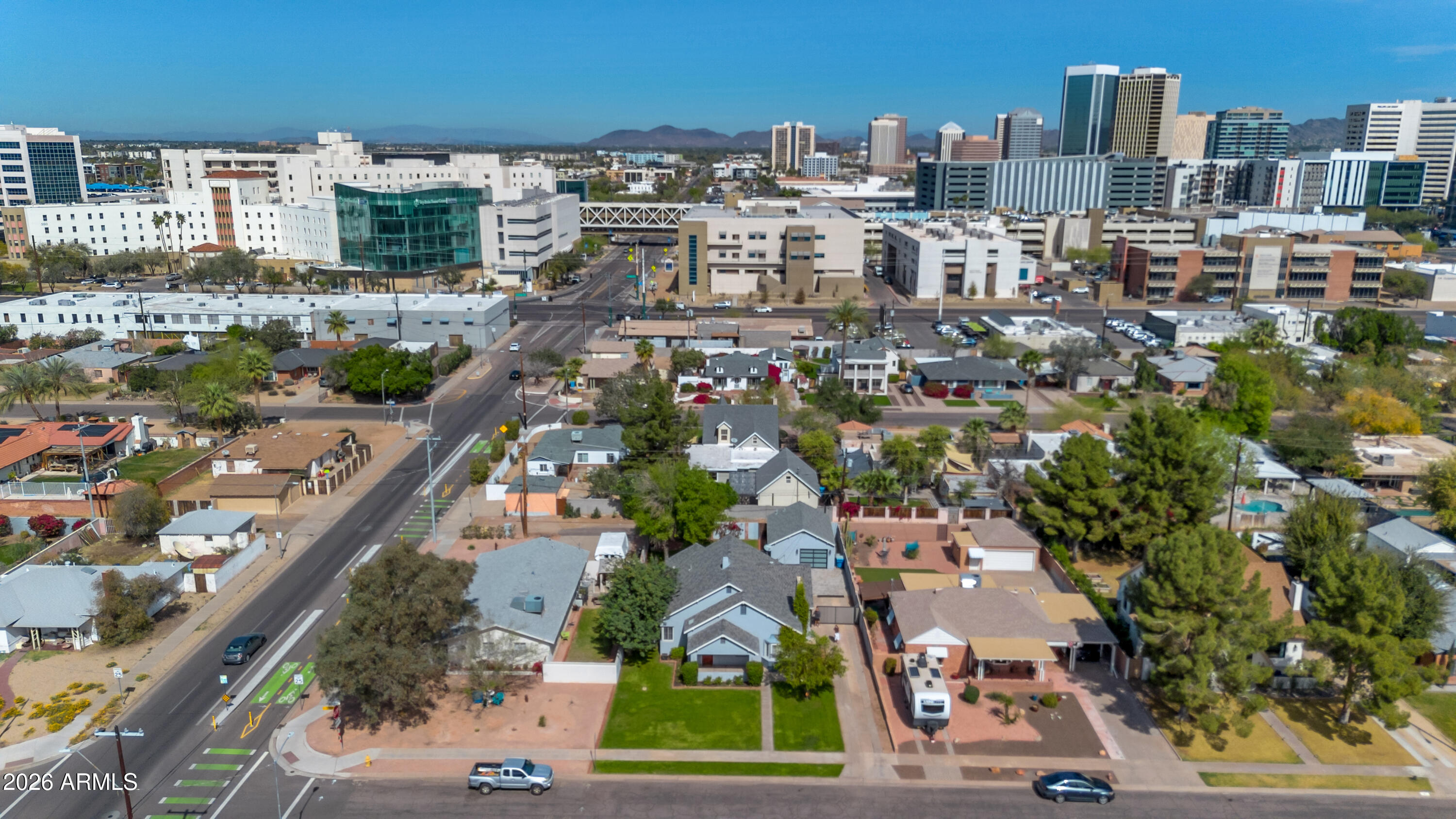 114 W WINDSOR Avenue