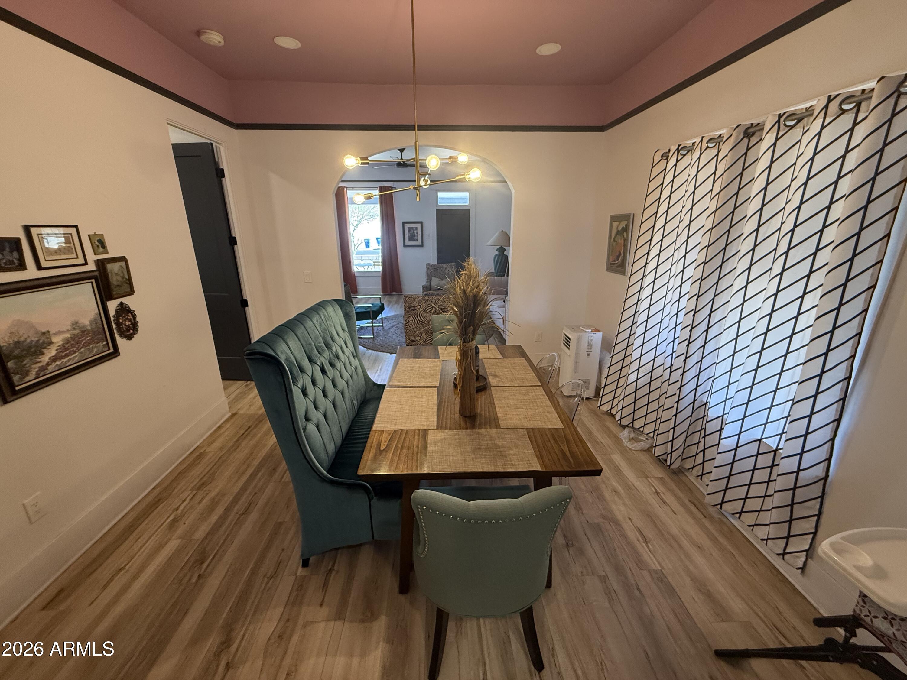 138 N 11TH Avenue