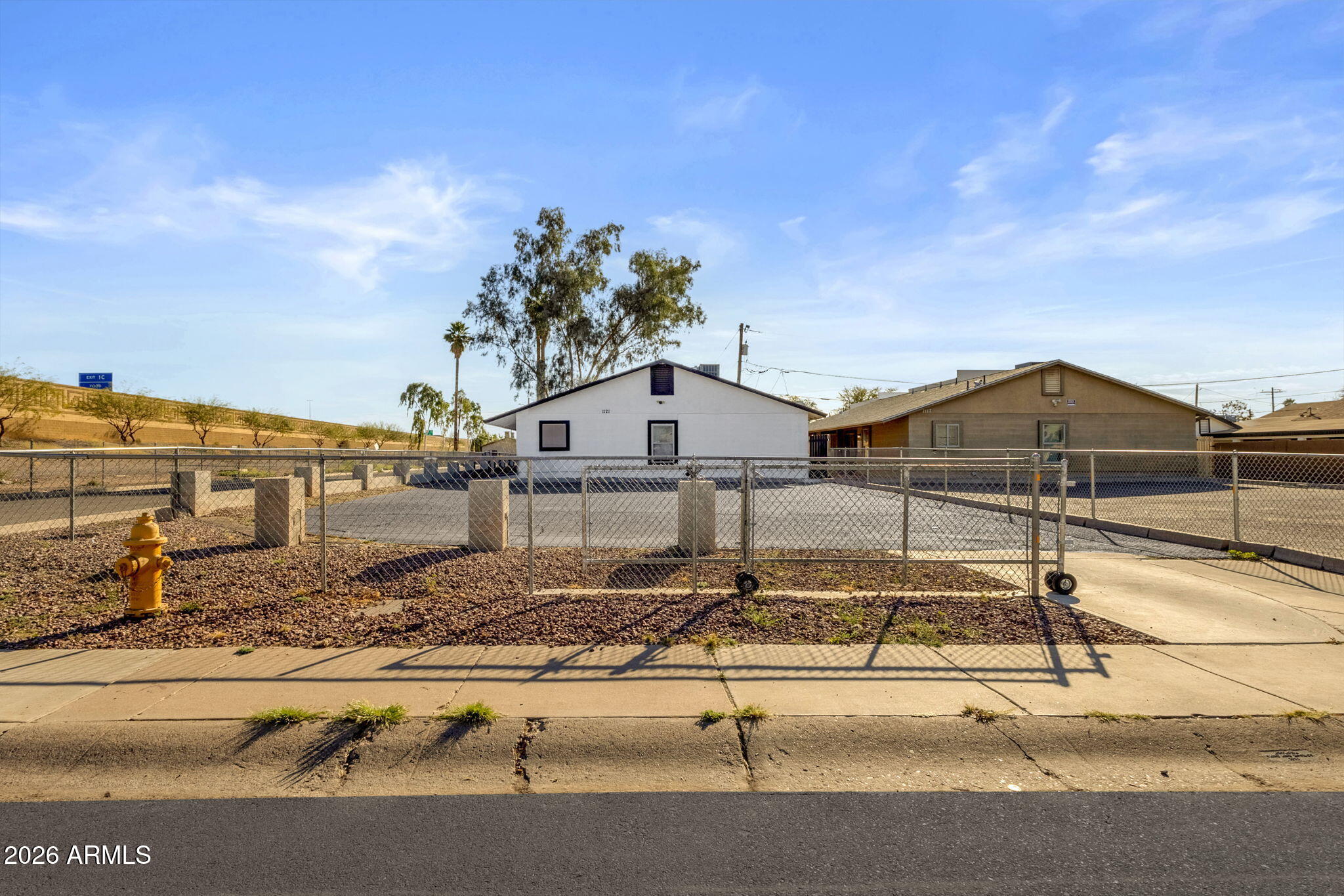 1121 N 25TH Place