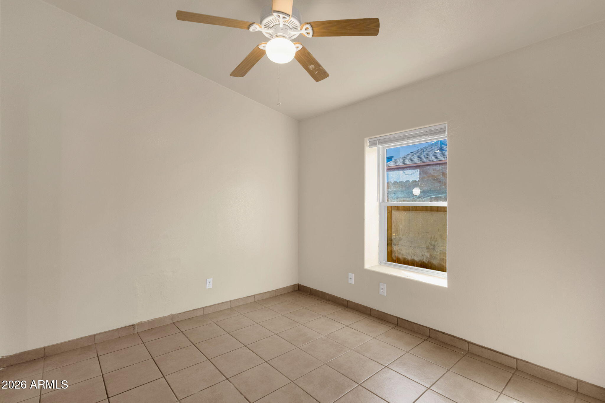 1121 N 25TH Place