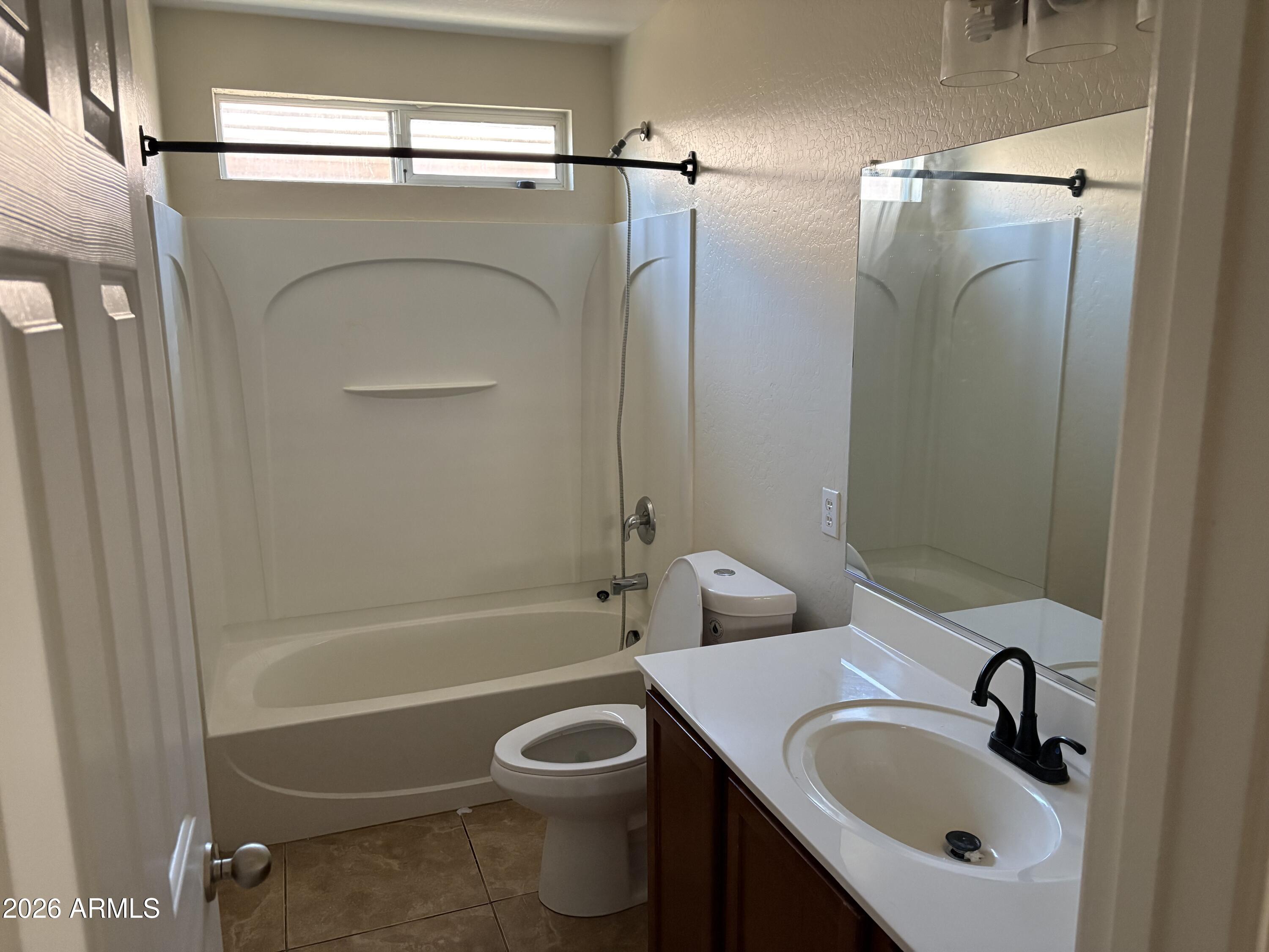 5222 E SILVERBELL Road