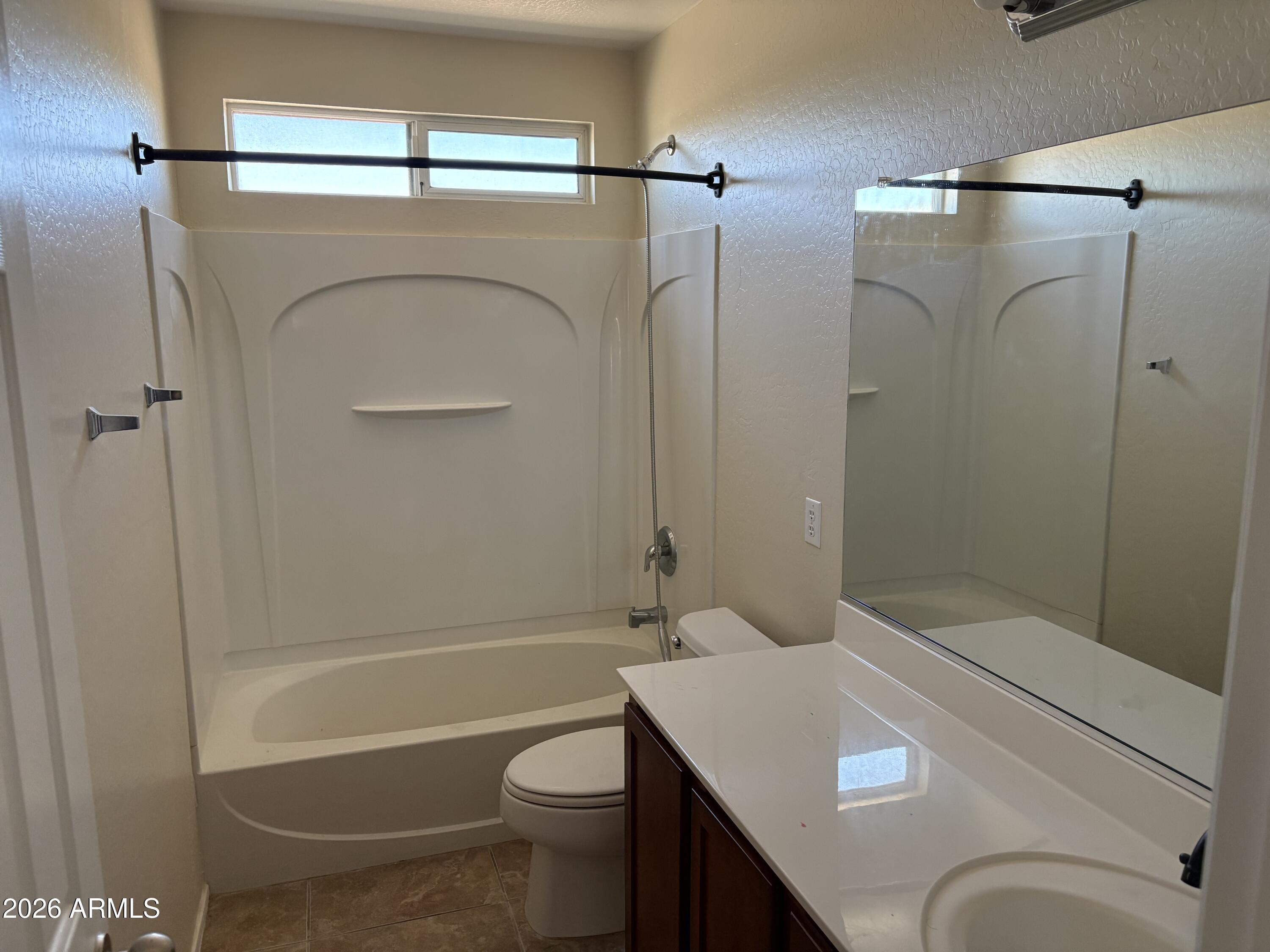 5222 E SILVERBELL Road