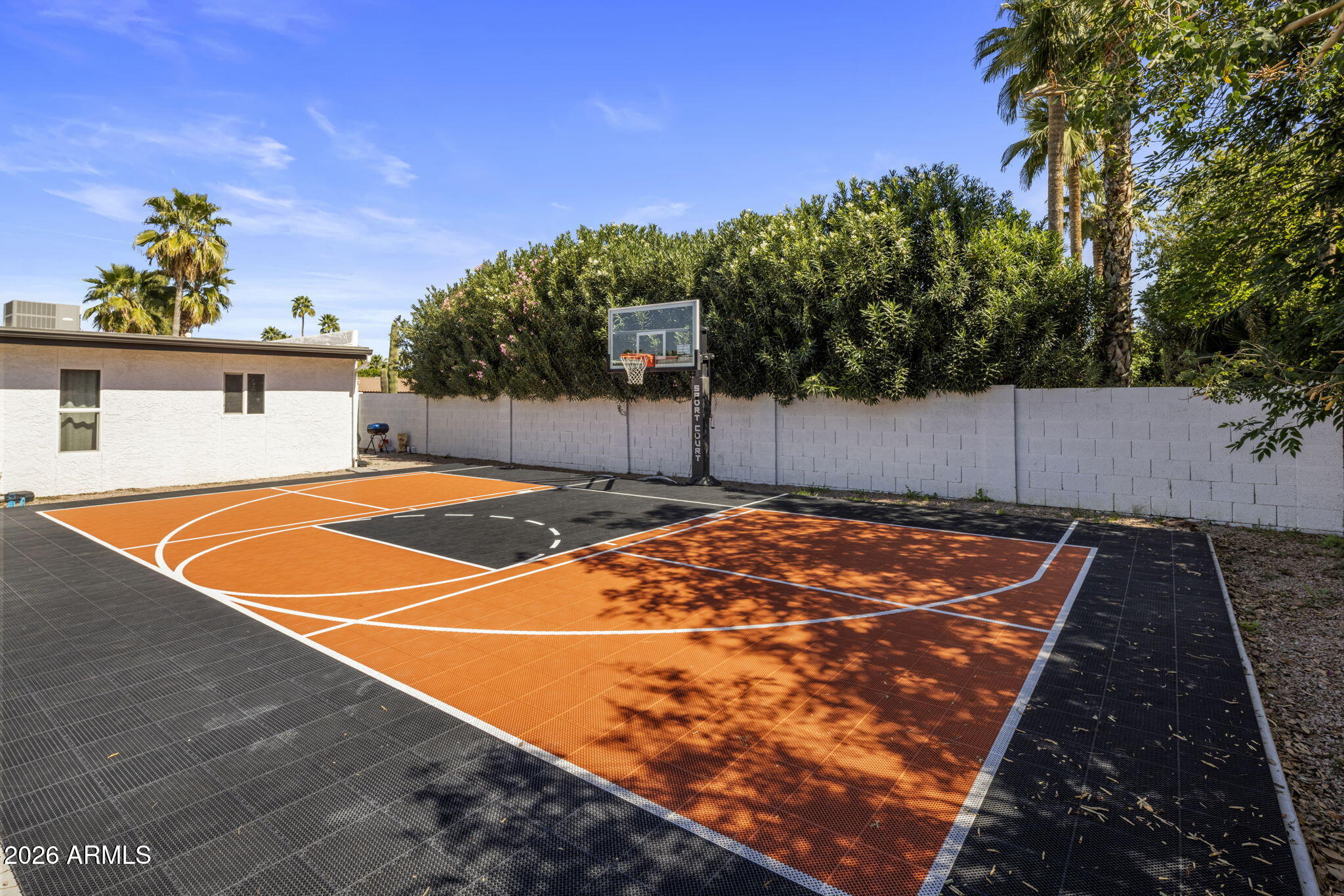 5839 E VOLTAIRE Avenue