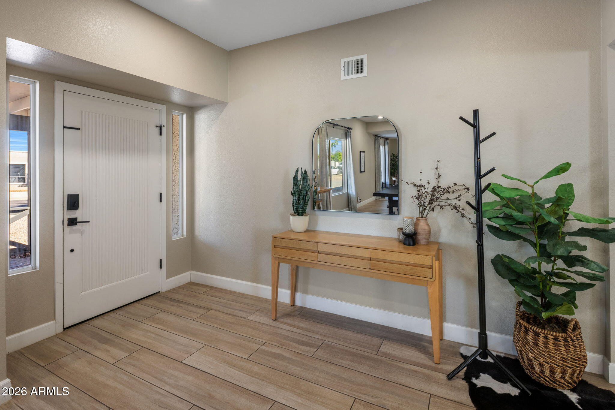 5839 E VOLTAIRE Avenue