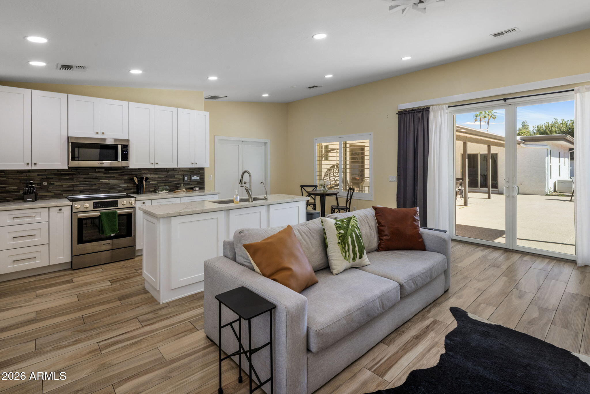 5839 E VOLTAIRE Avenue