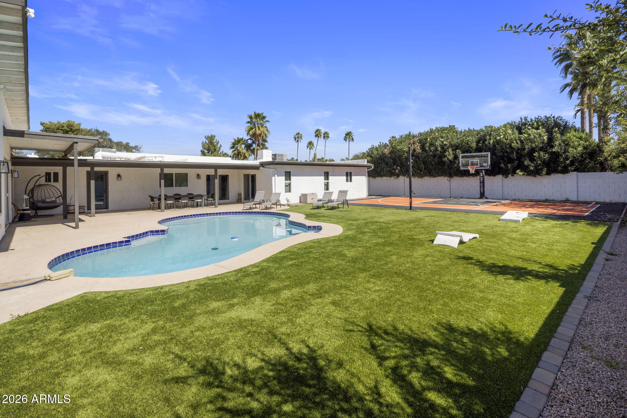 5839 E VOLTAIRE Avenue