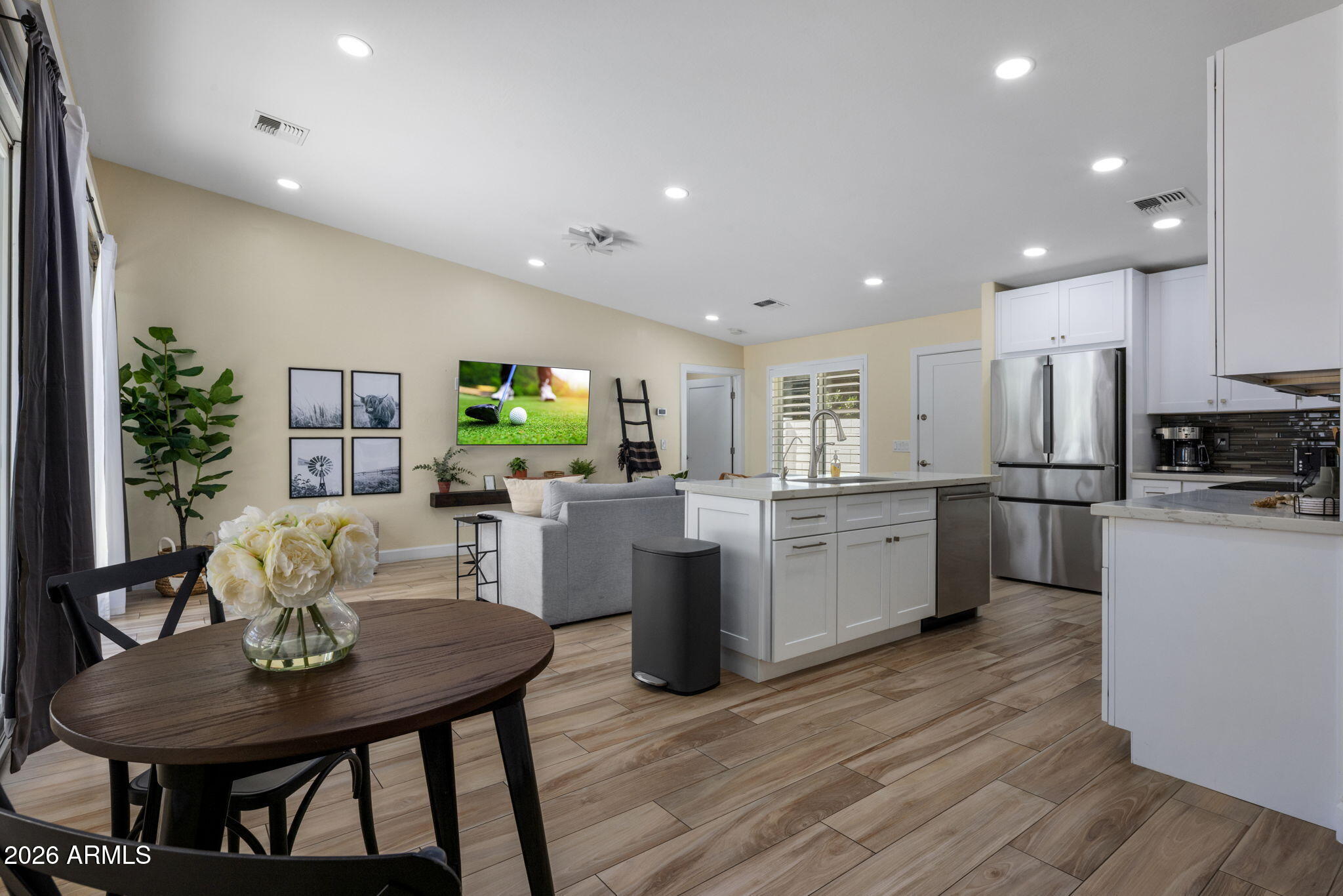 5839 E VOLTAIRE Avenue