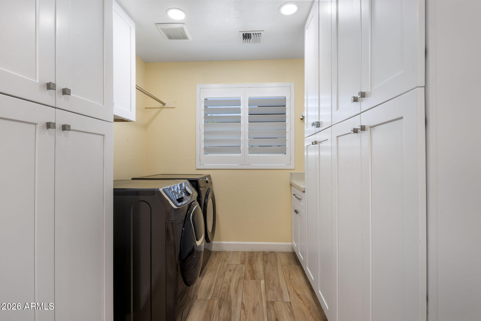 5839 E VOLTAIRE Avenue