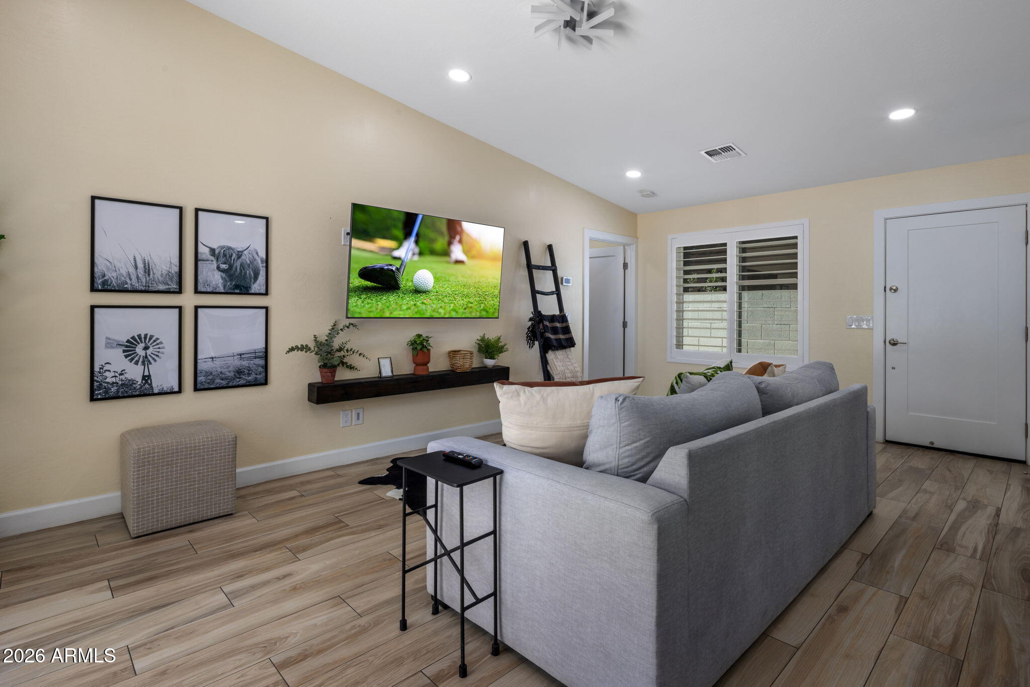 5839 E VOLTAIRE Avenue