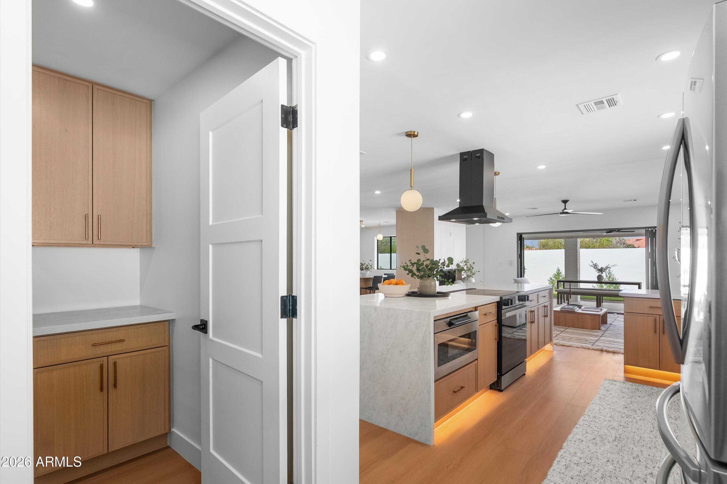 5334 E SHERIDAN Street