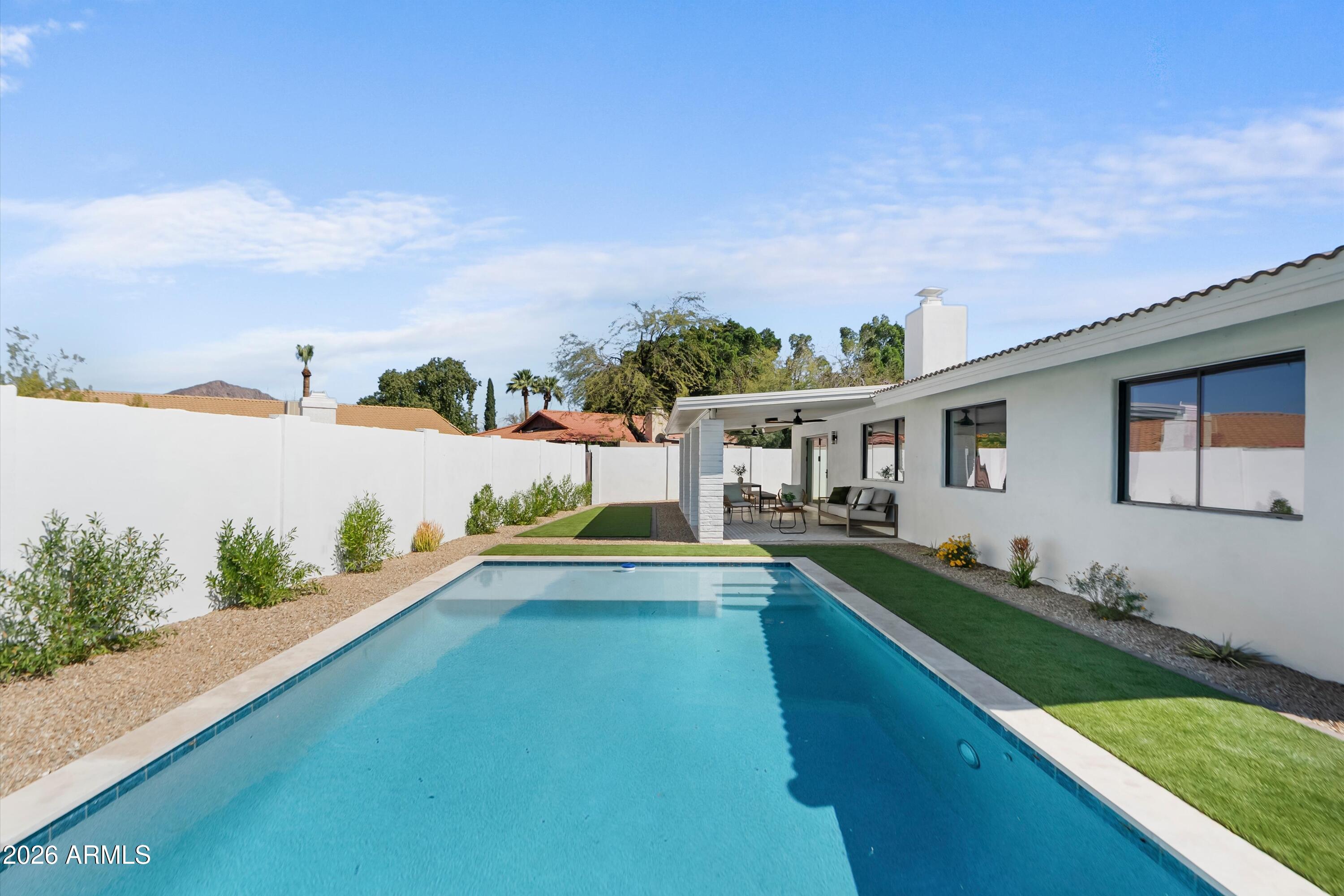 5334 E SHERIDAN Street