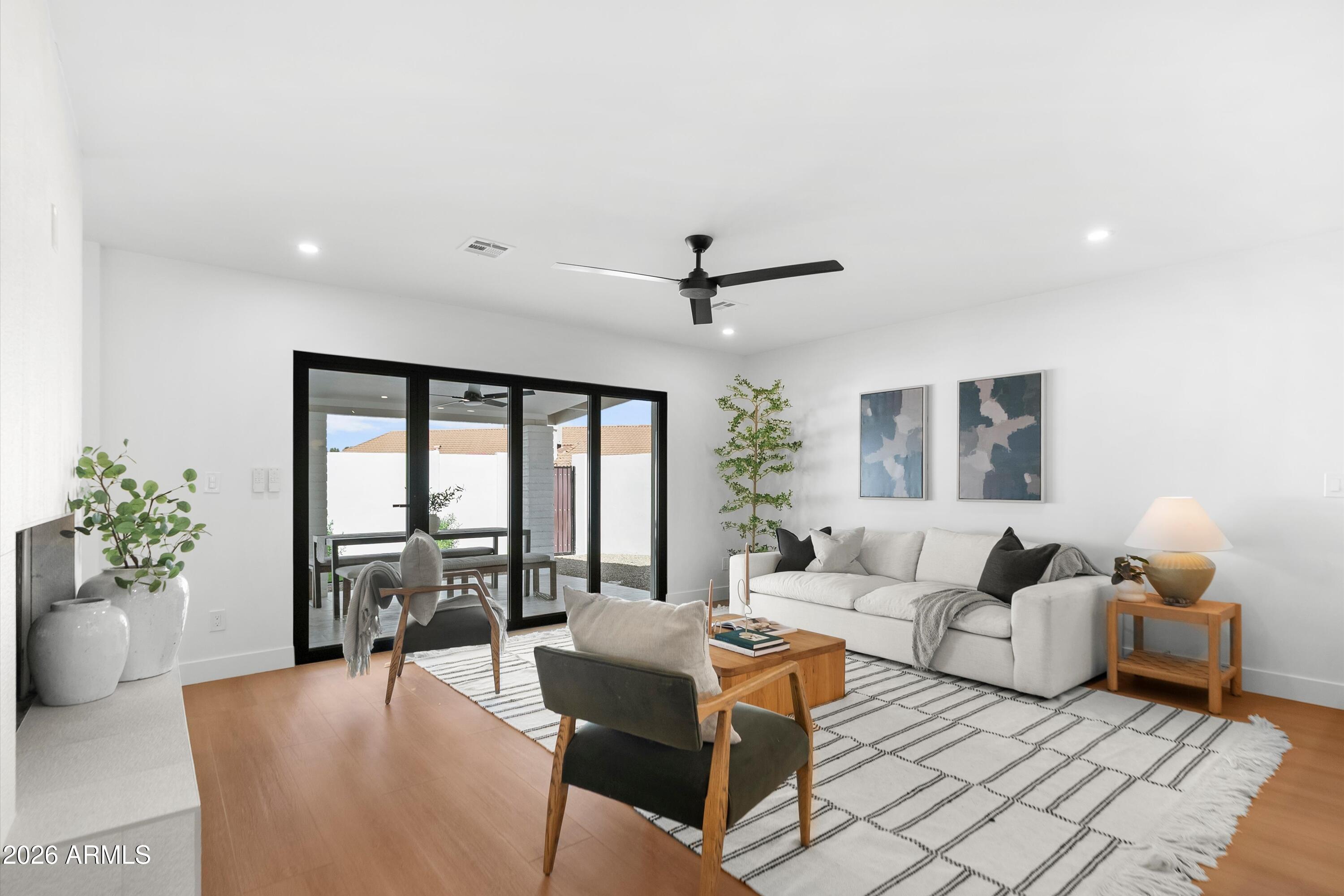 5334 E SHERIDAN Street