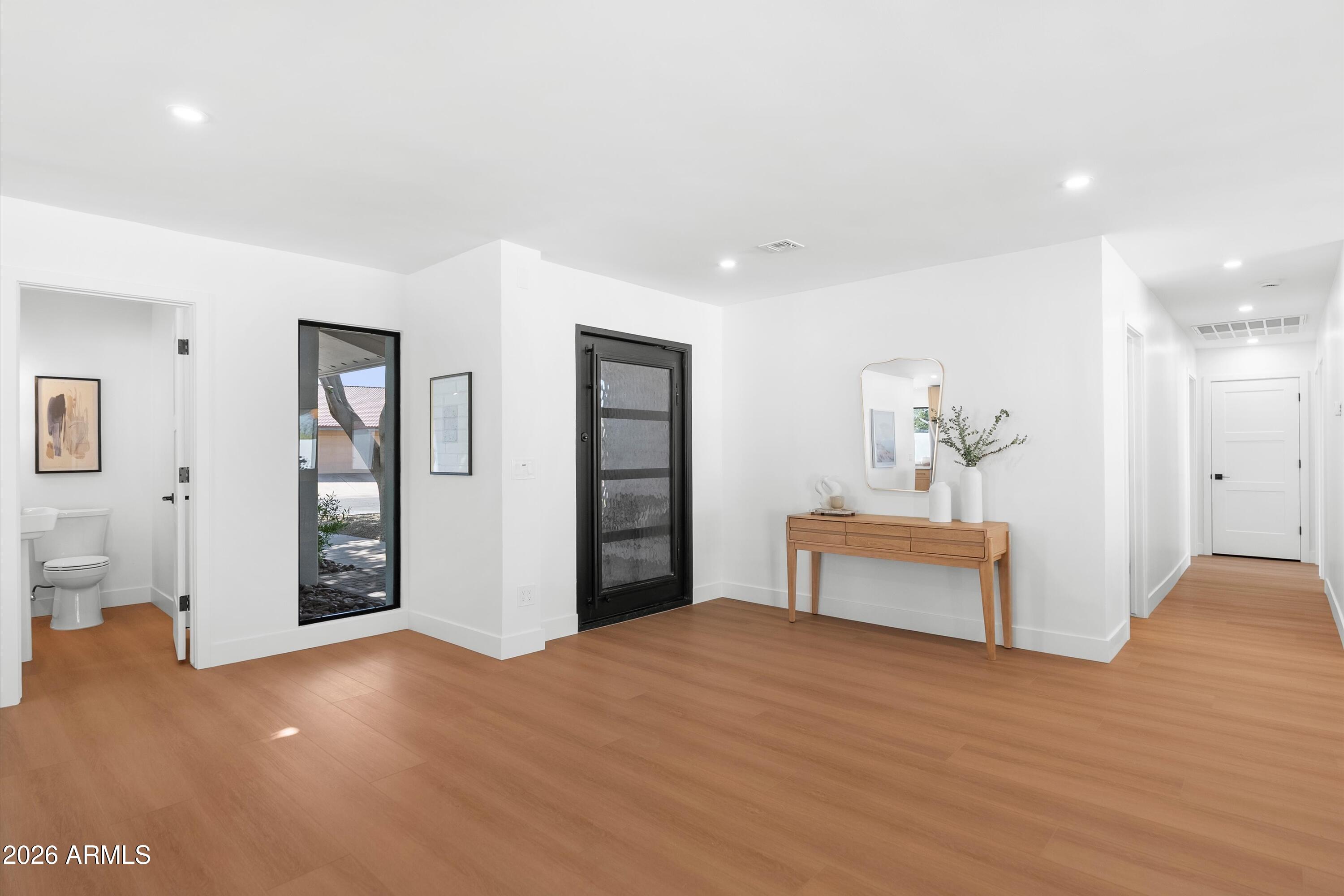 5334 E SHERIDAN Street