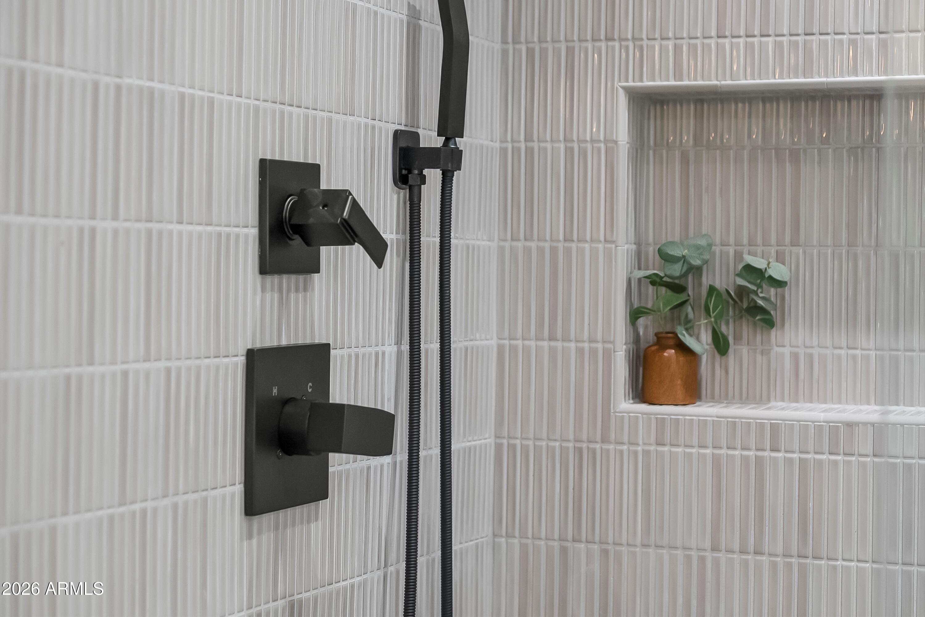 5334 E SHERIDAN Street