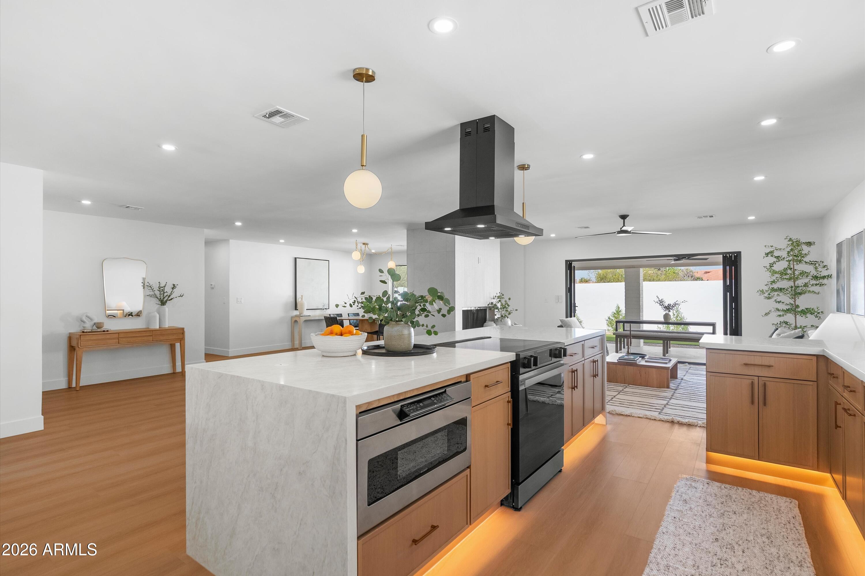 5334 E SHERIDAN Street