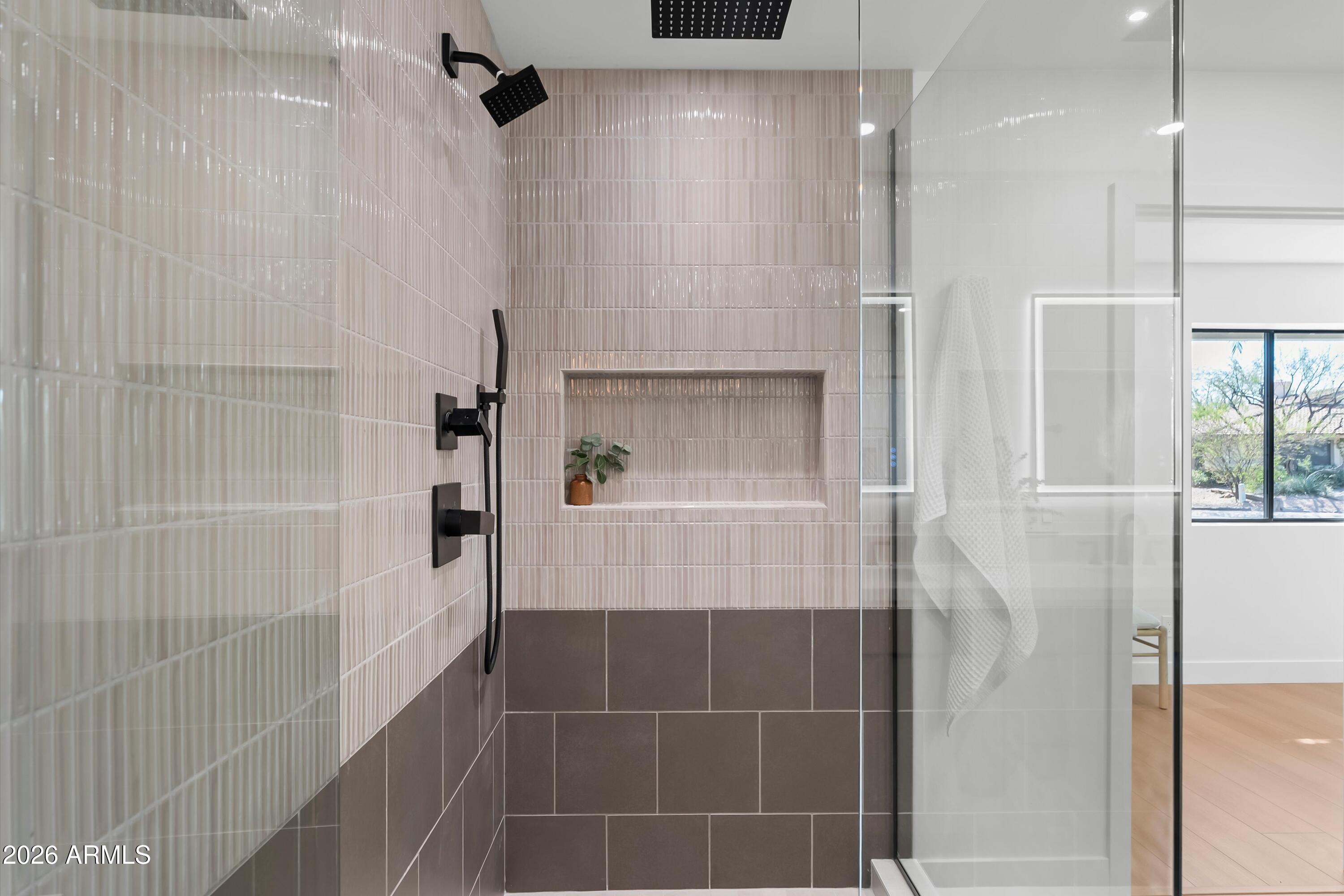 5334 E SHERIDAN Street