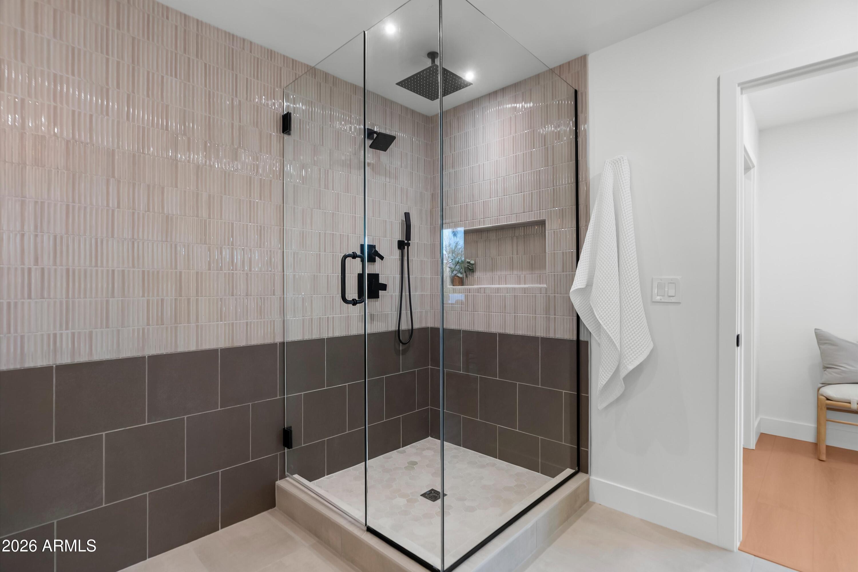 5334 E SHERIDAN Street