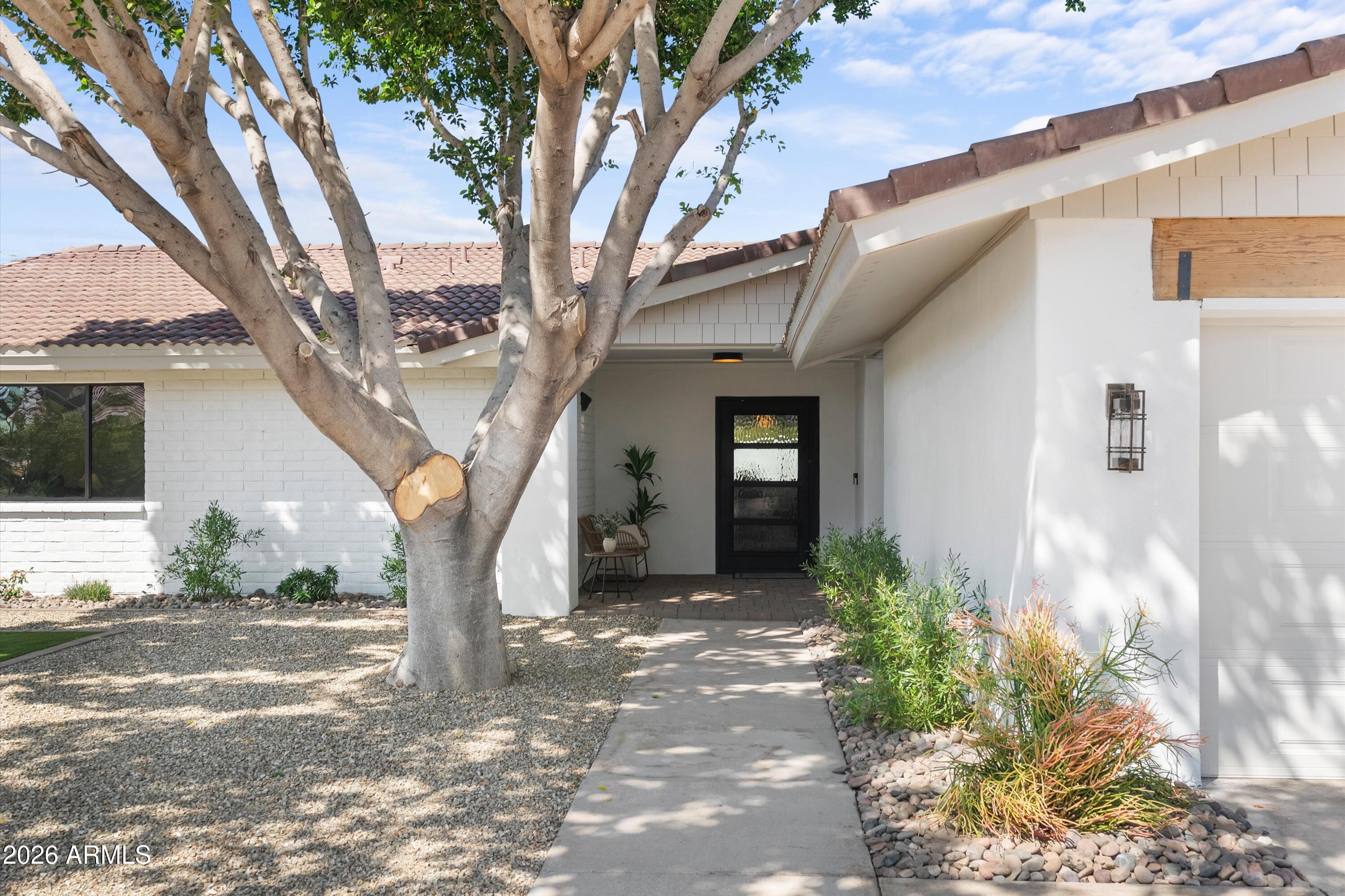 5334 E SHERIDAN Street