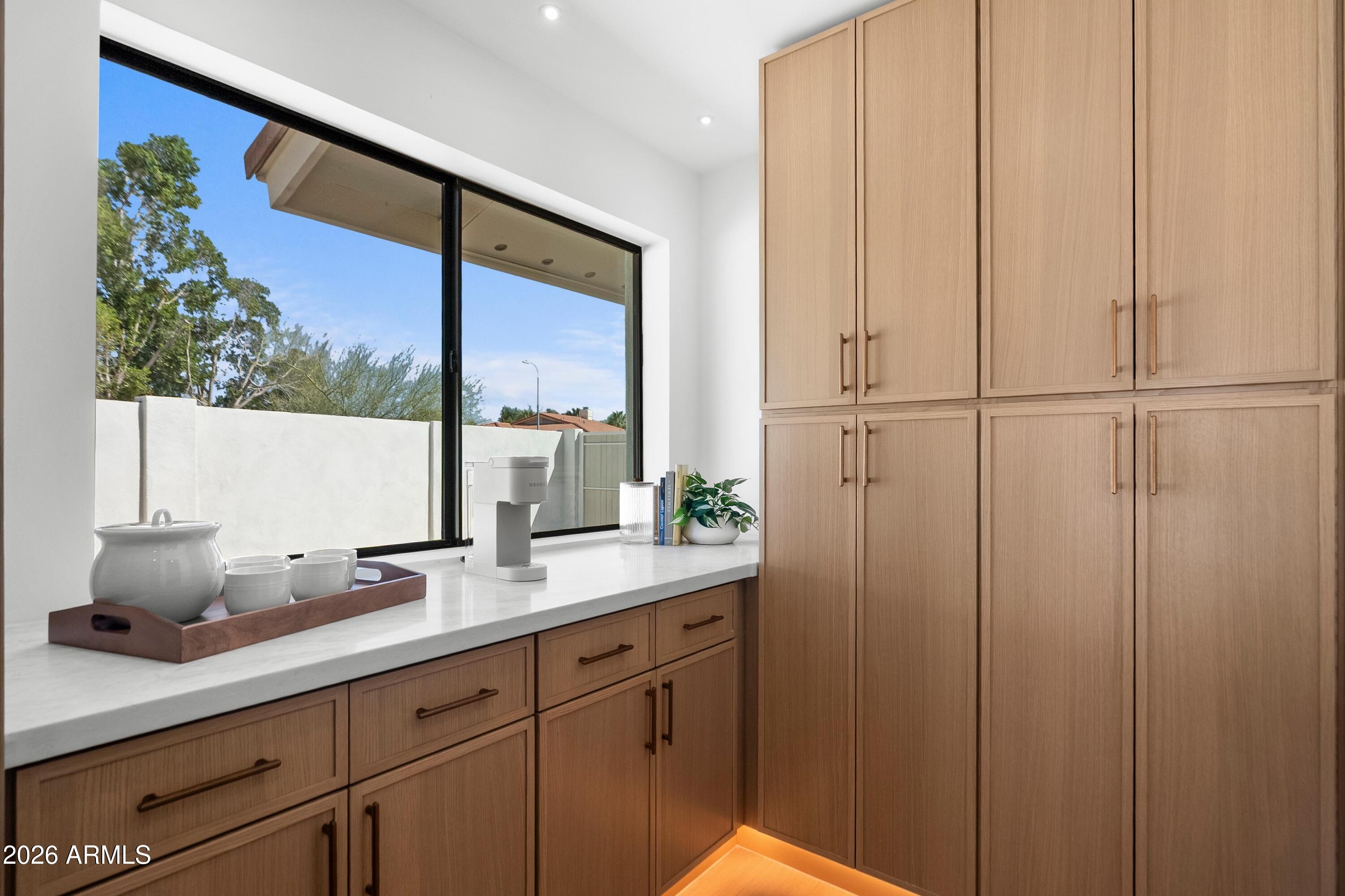 5334 E SHERIDAN Street