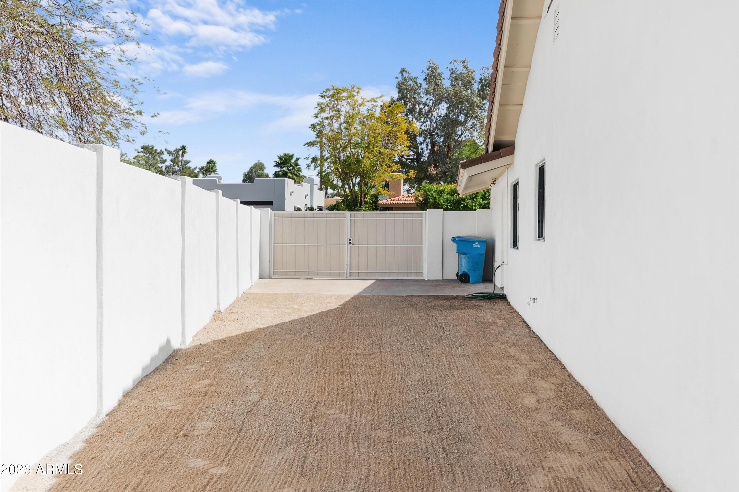 5334 E SHERIDAN Street