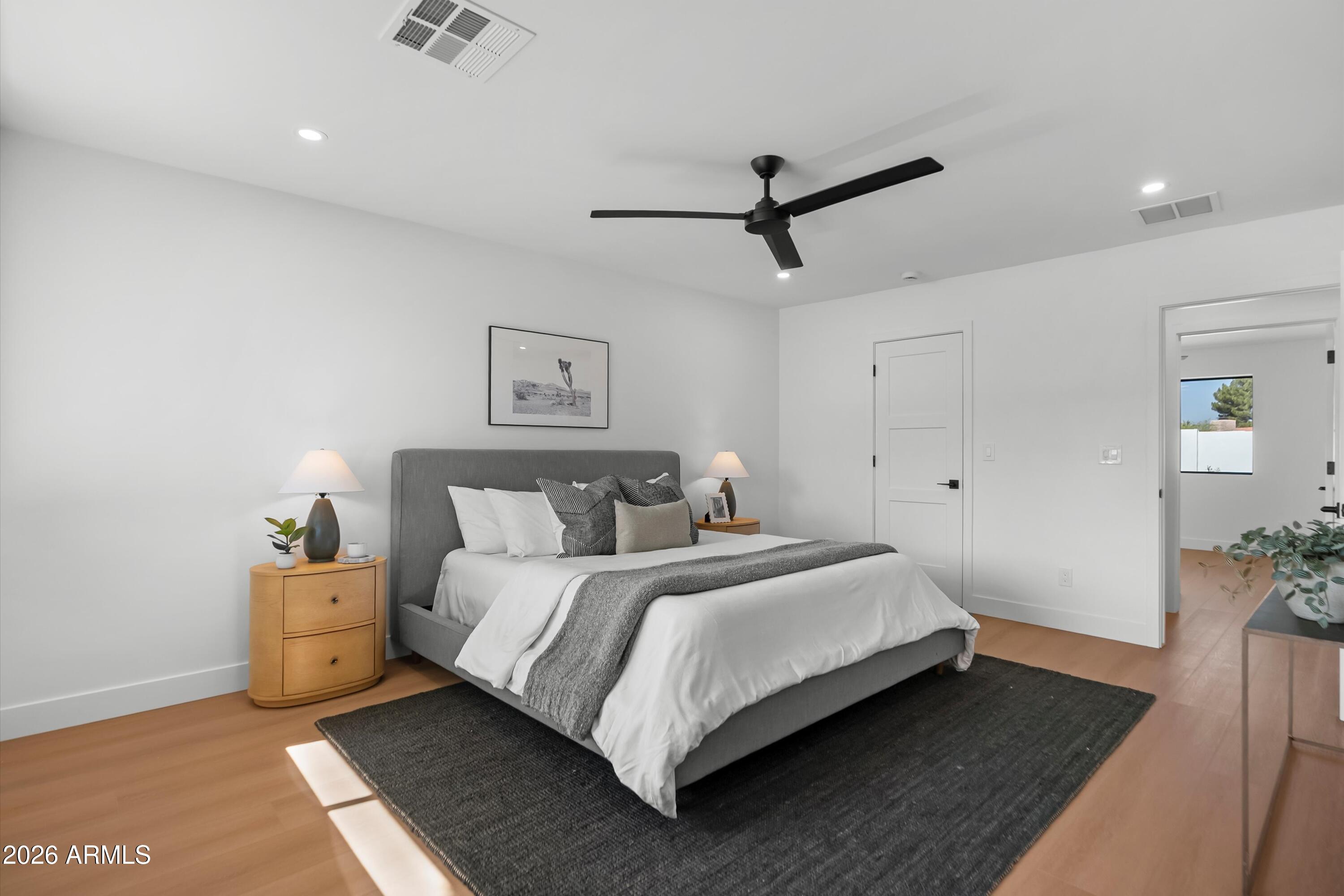 5334 E SHERIDAN Street