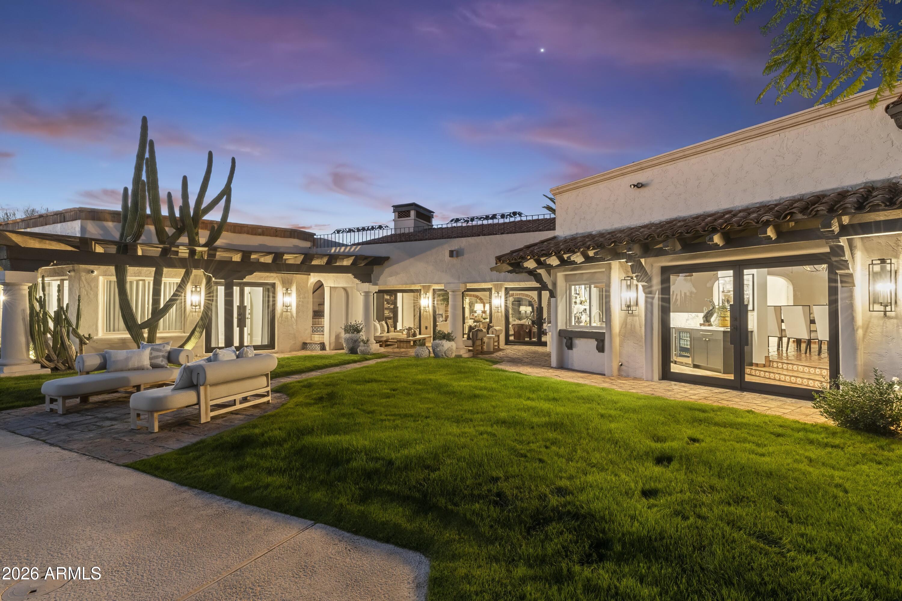 8119 E FOOTHILLS Drive