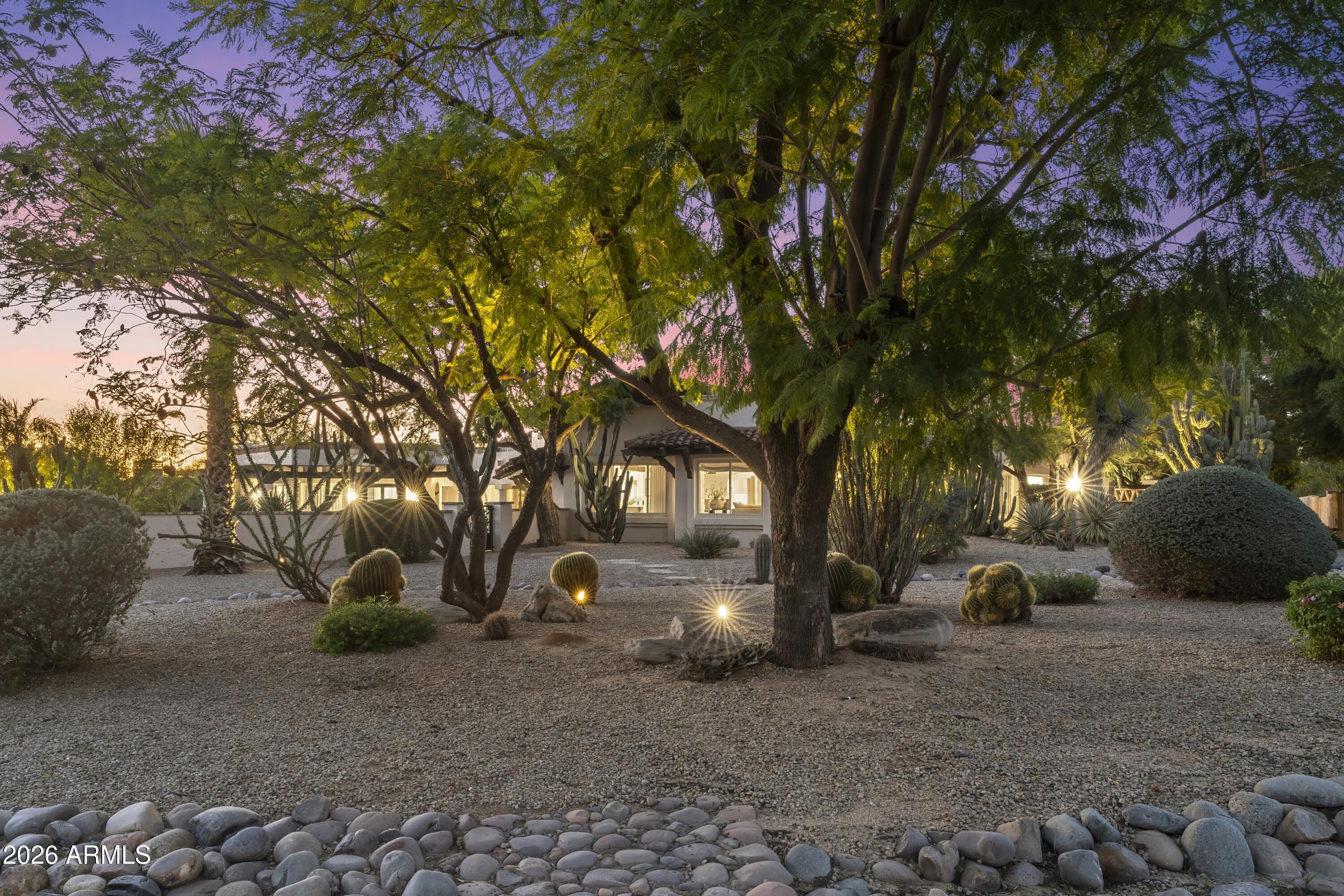 8119 E FOOTHILLS Drive