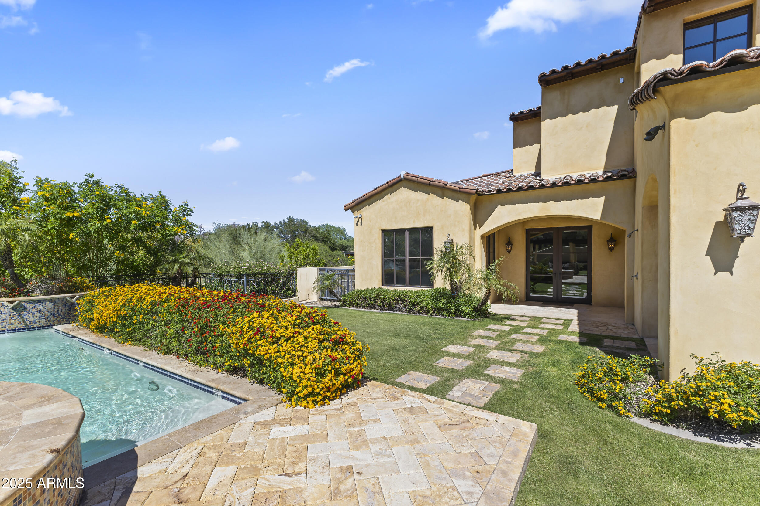 4334 E Desert Crest Drive