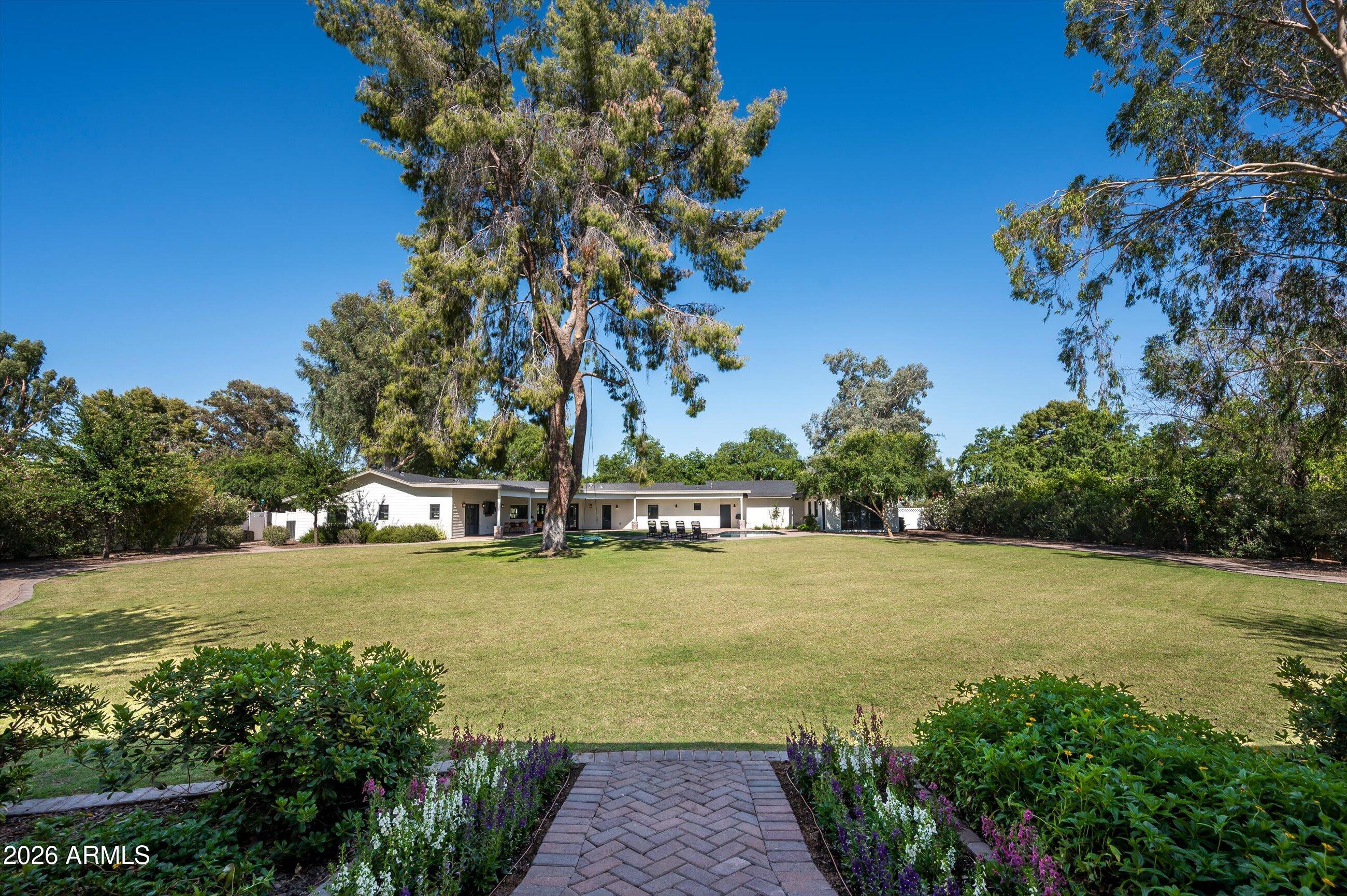 8202 N 74TH Place