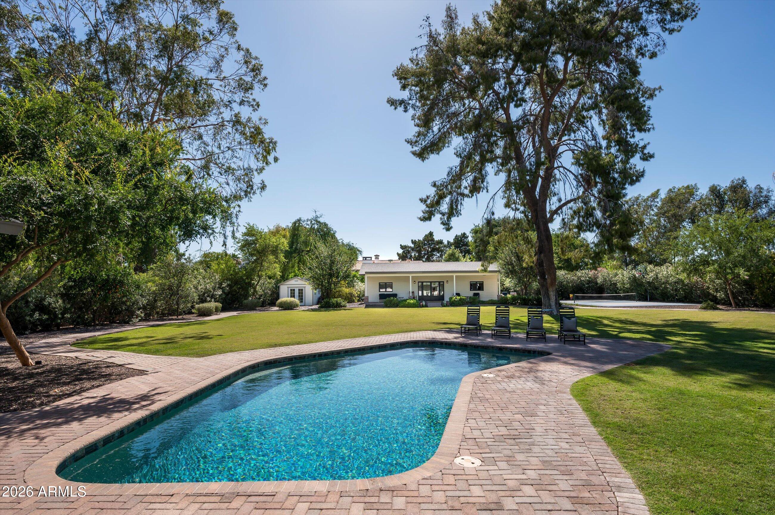 8202 N 74TH Place