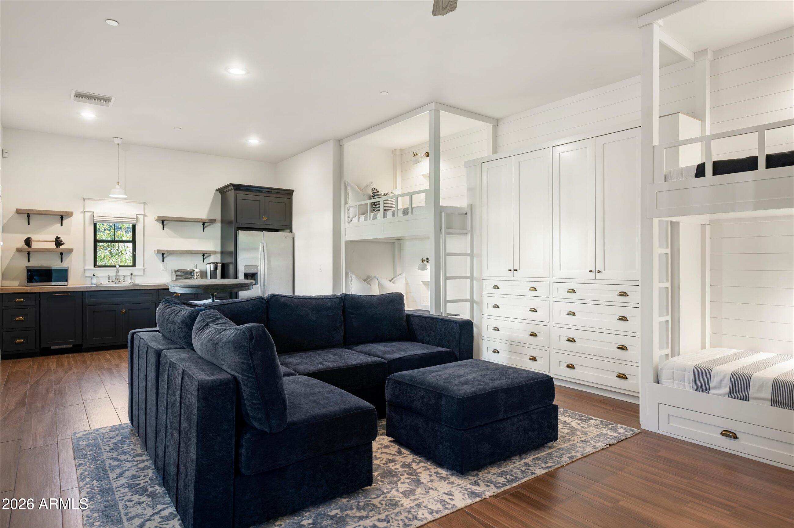 8202 N 74TH Place