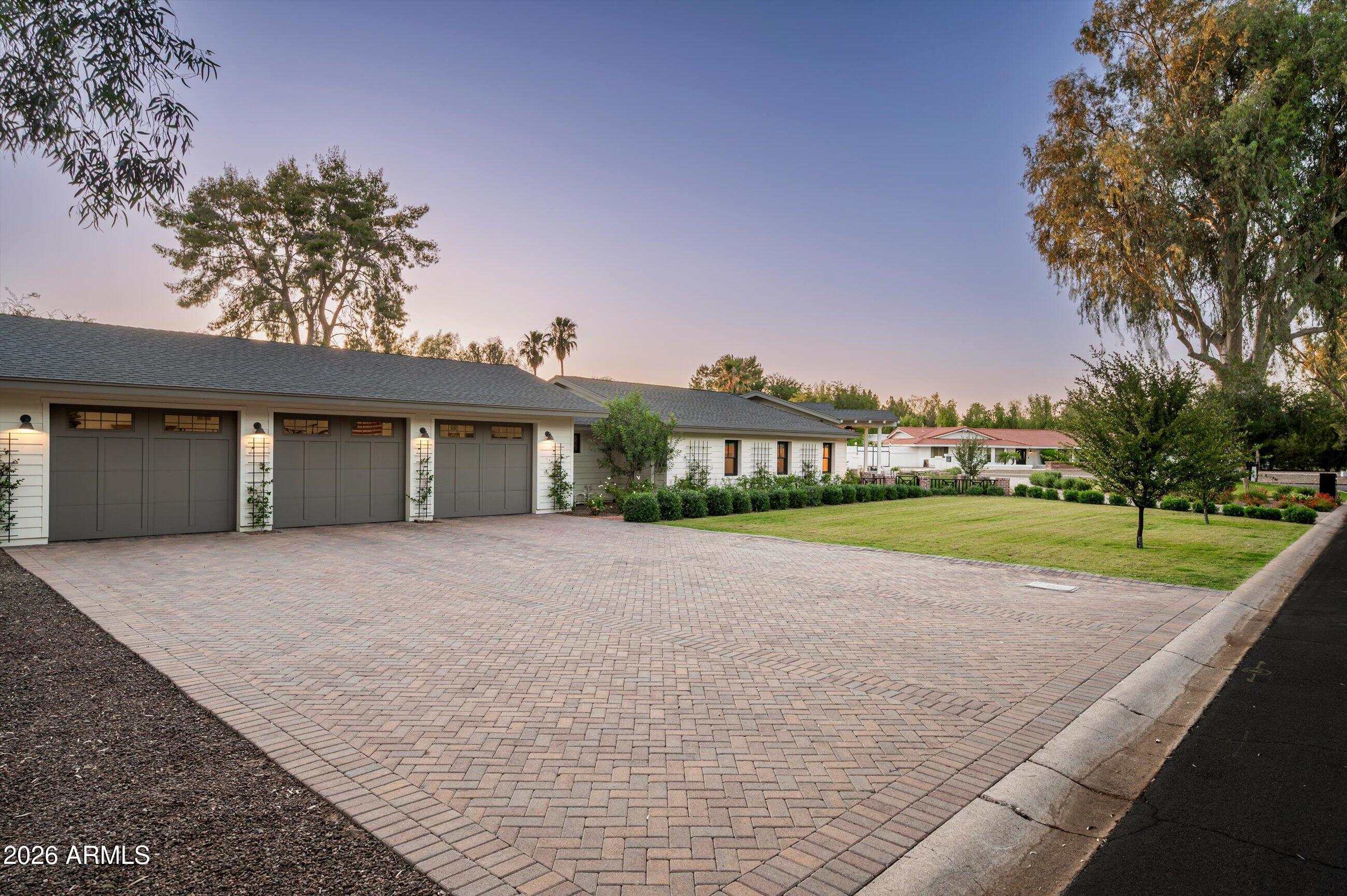 8202 N 74TH Place