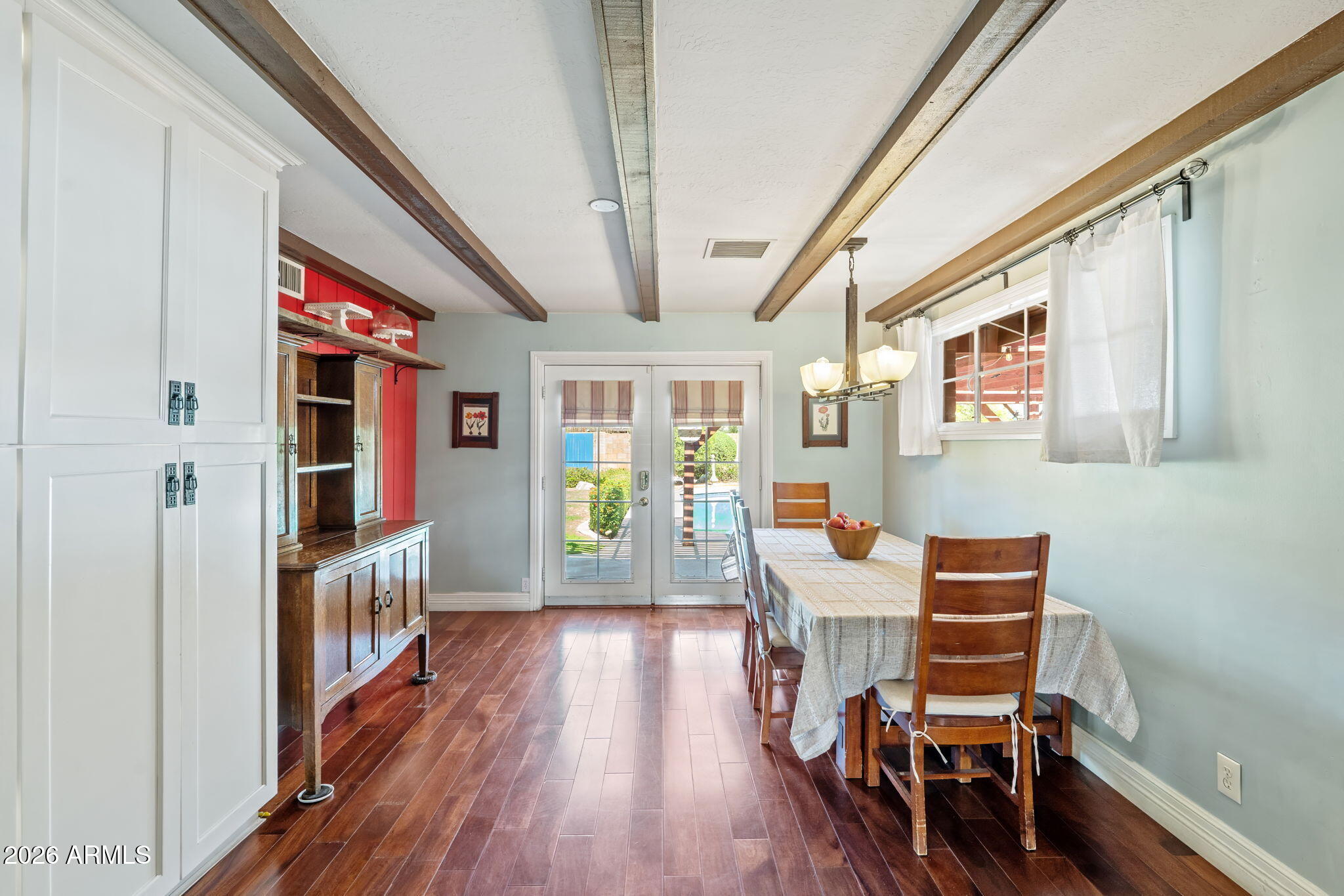 1936 W CLARENDON Avenue