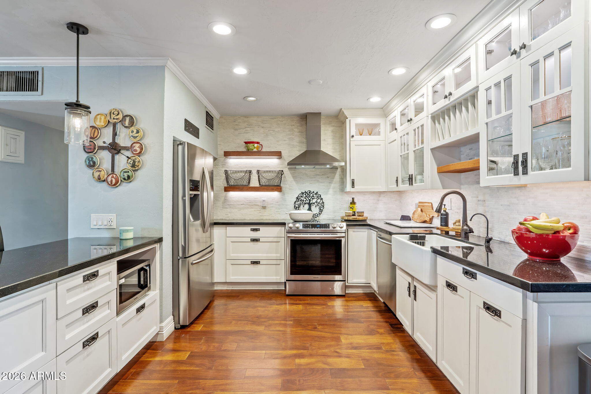 1936 W CLARENDON Avenue