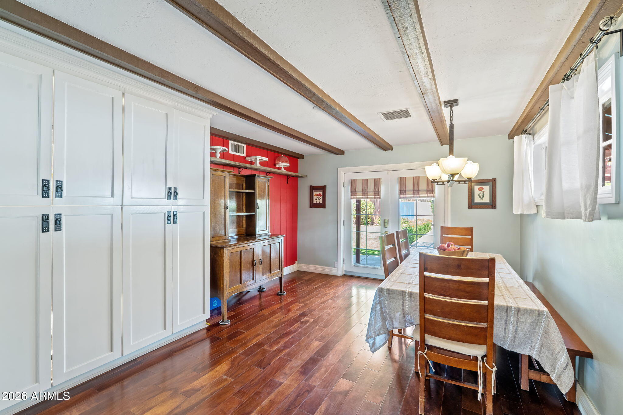 1936 W CLARENDON Avenue