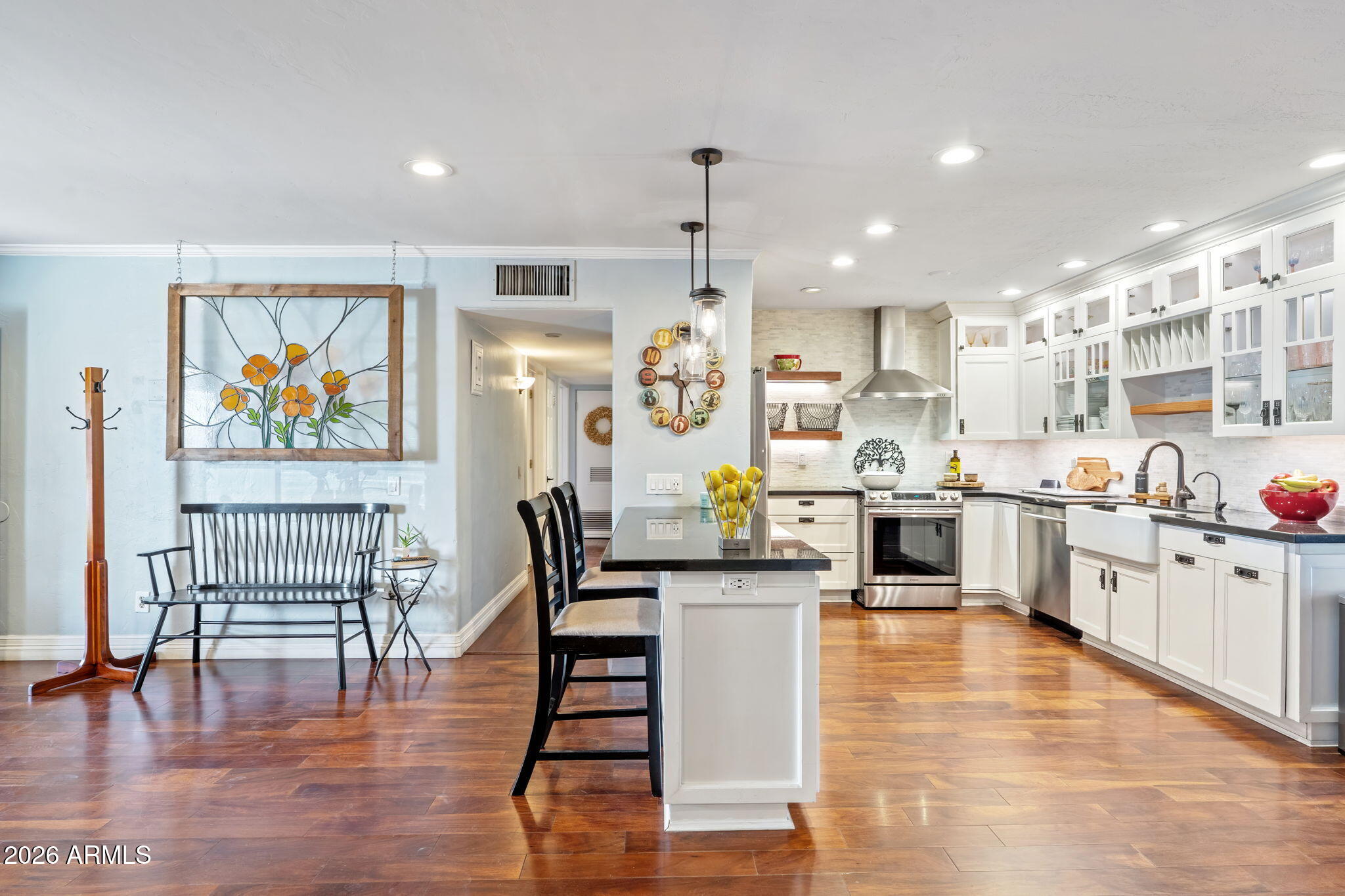 1936 W CLARENDON Avenue