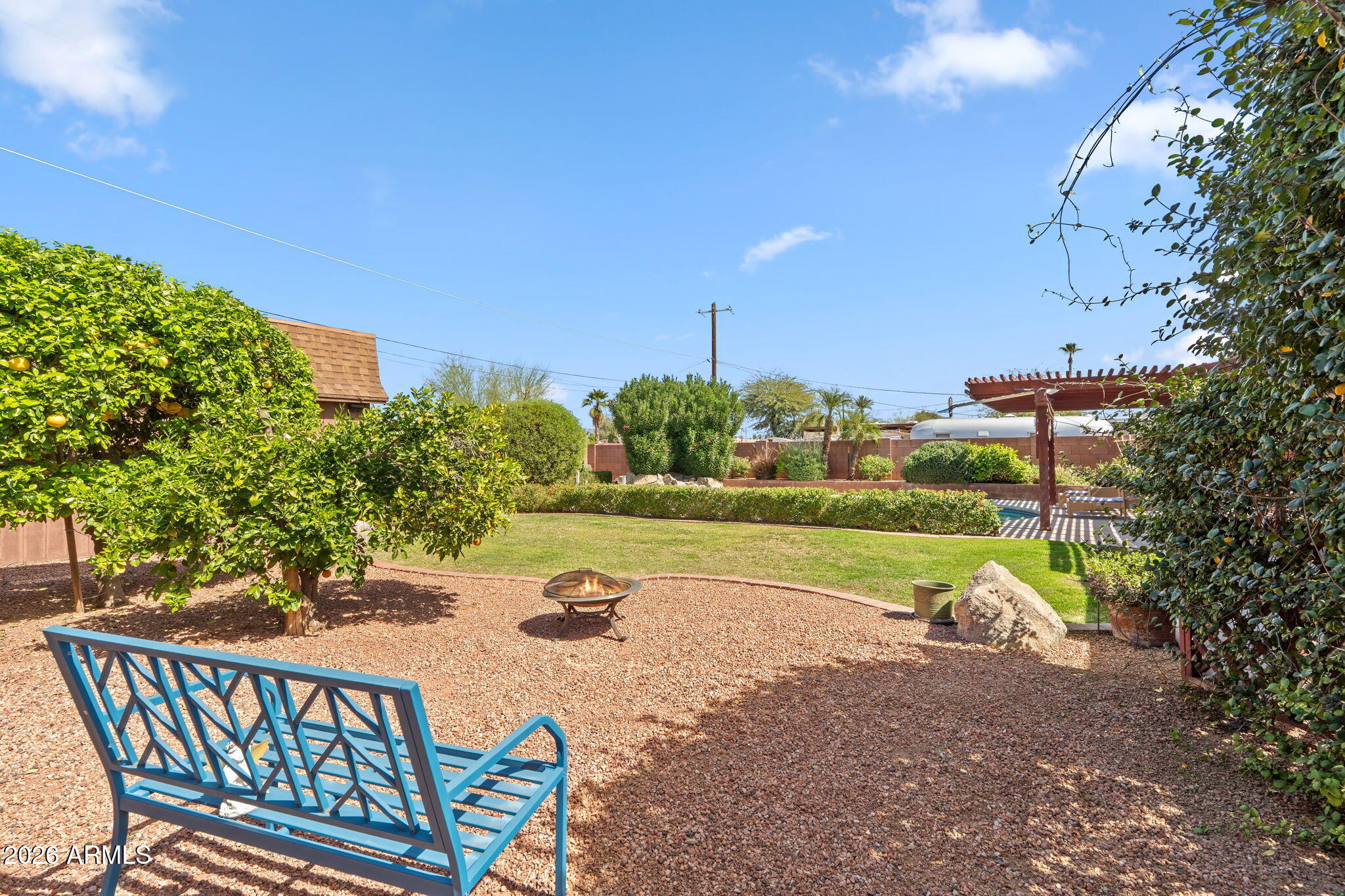 1936 W CLARENDON Avenue