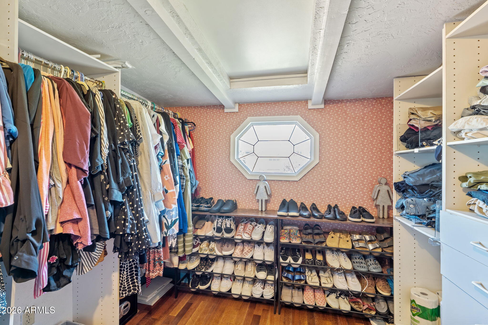 1936 W CLARENDON Avenue