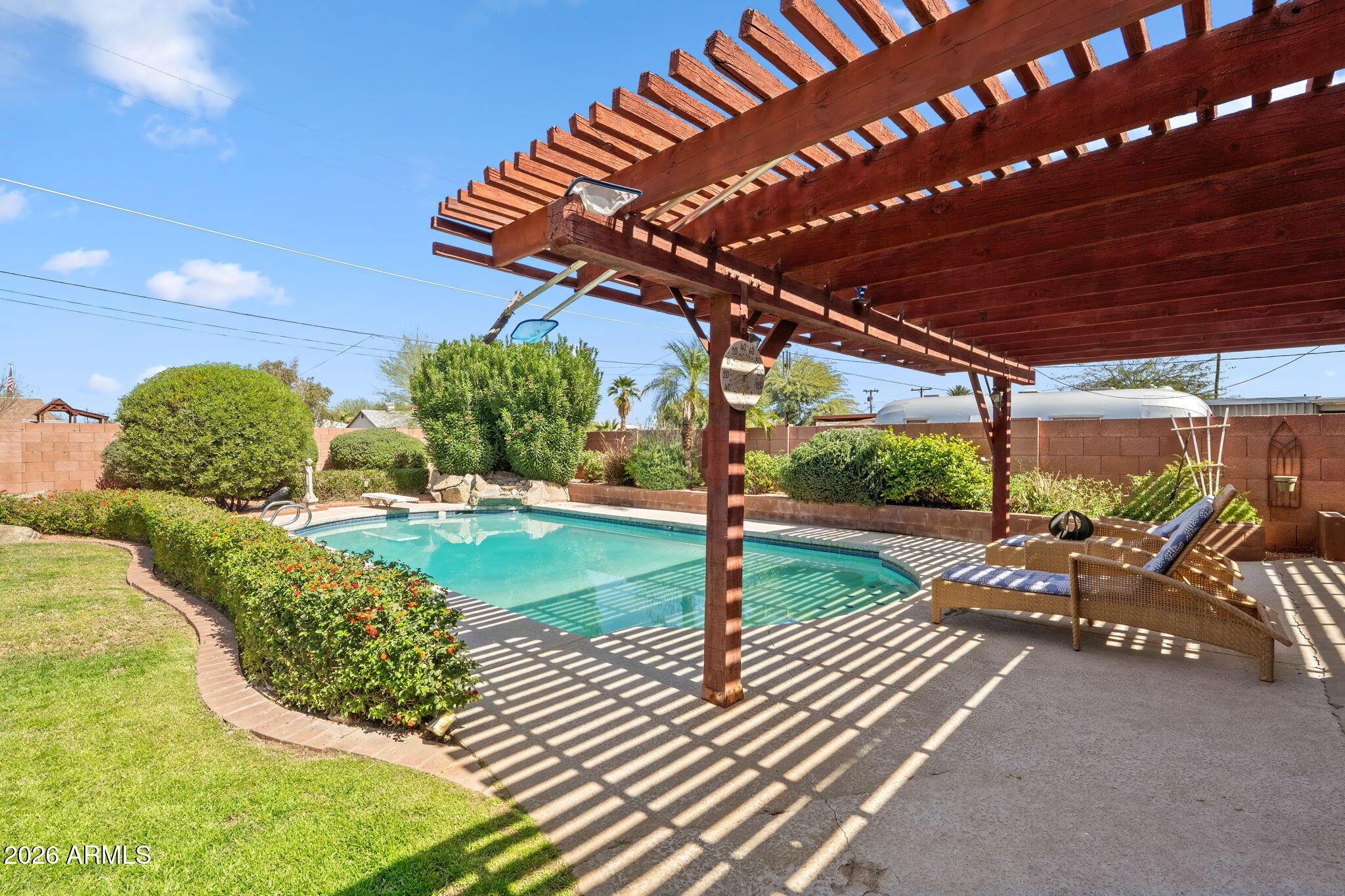 1936 W CLARENDON Avenue