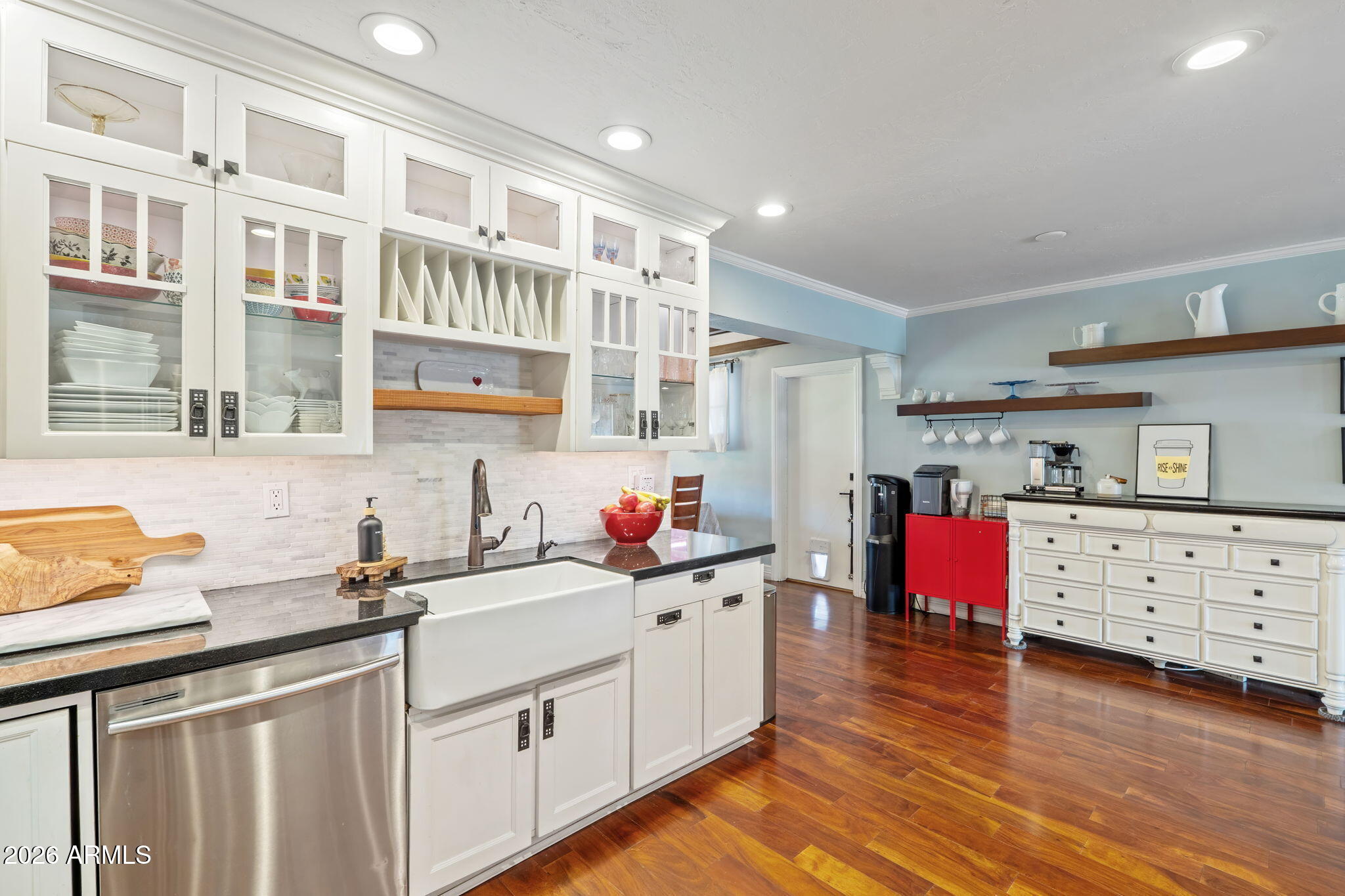 1936 W CLARENDON Avenue