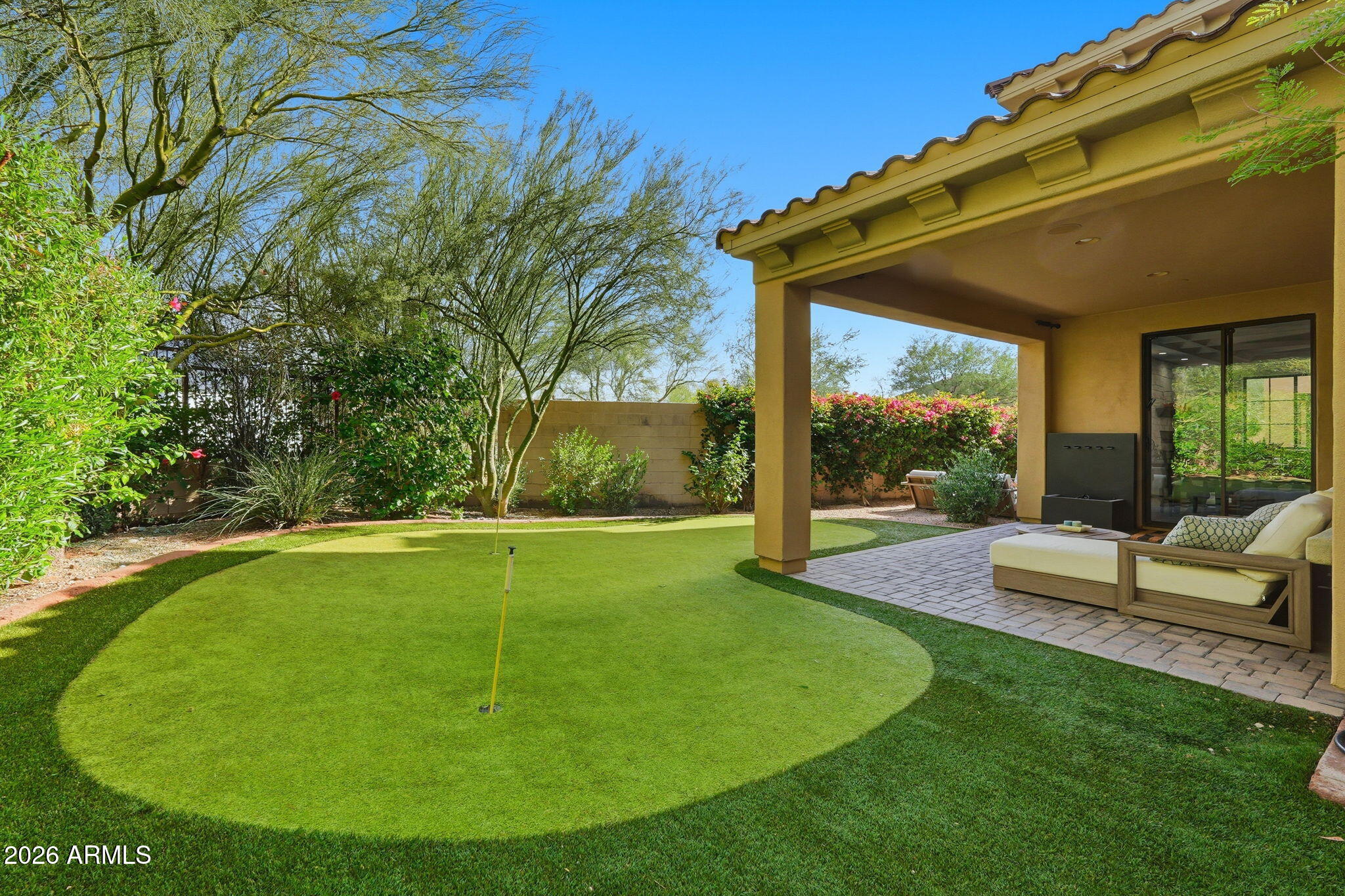 9832 E EDGESTONE Drive