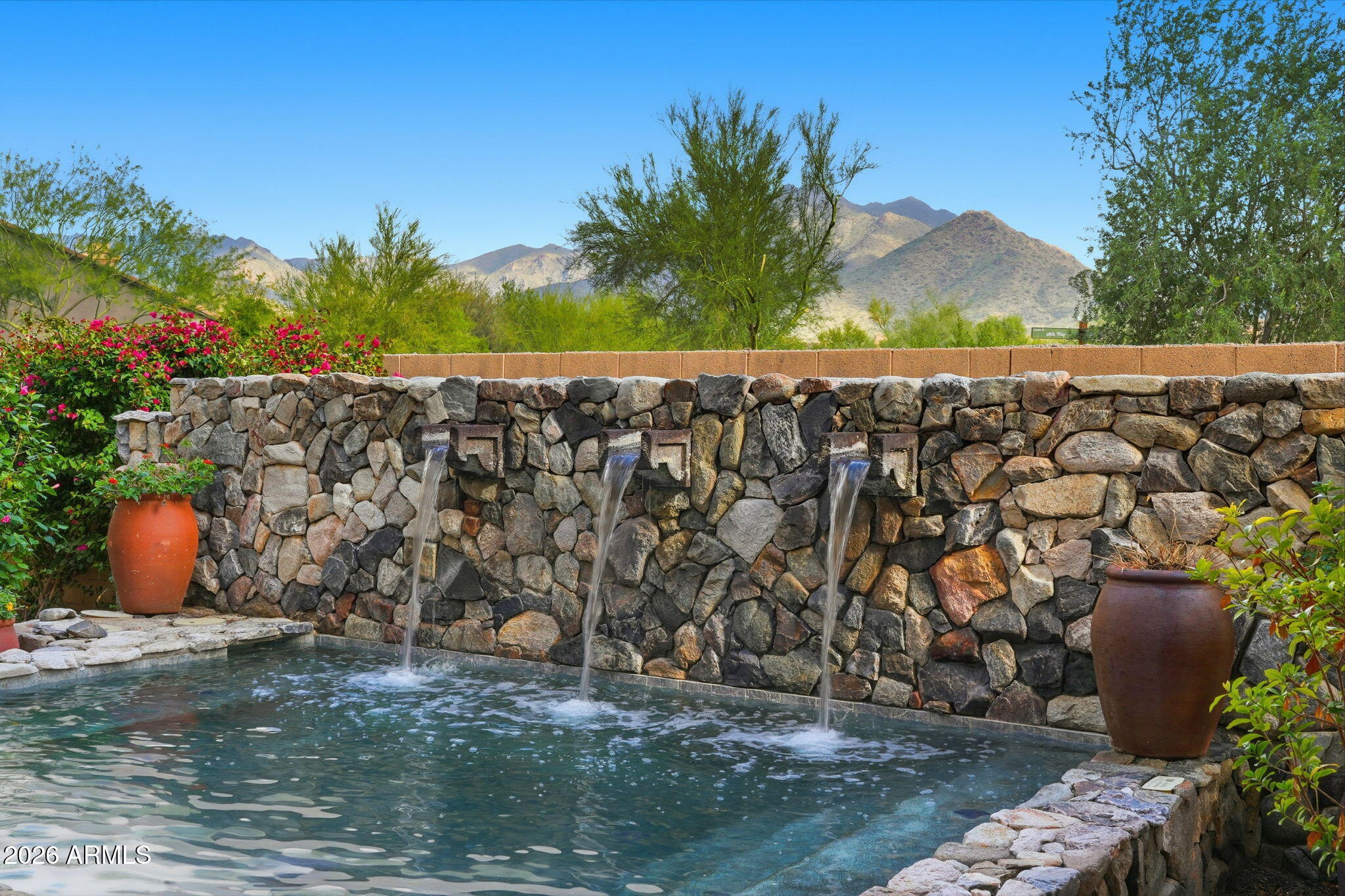 9832 E EDGESTONE Drive